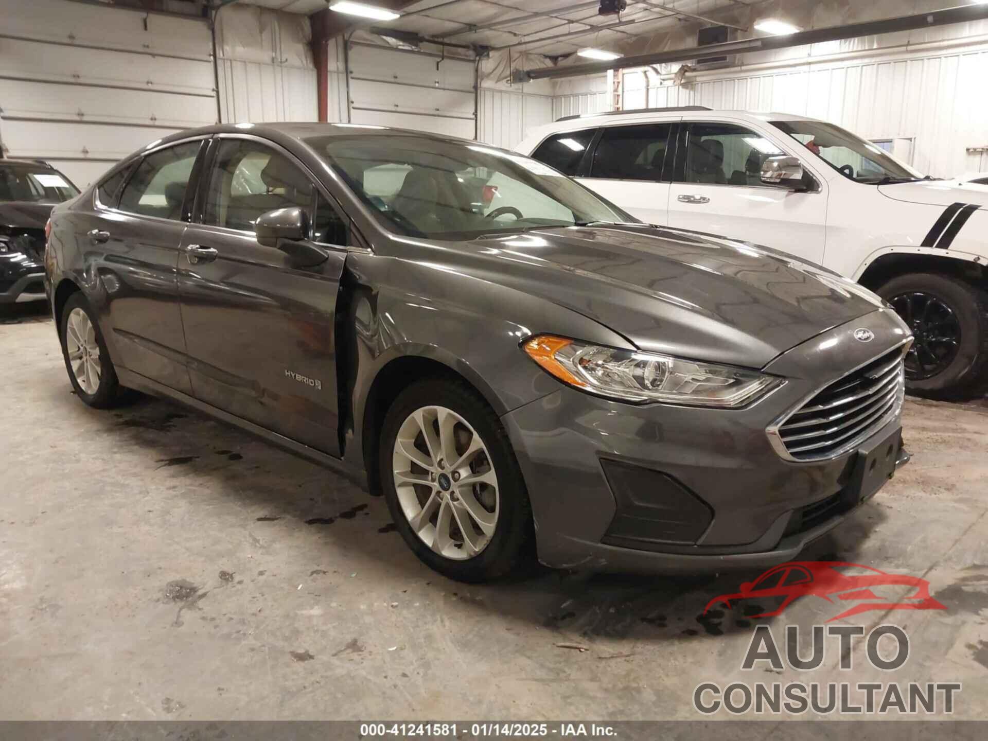 FORD FUSION HYBRID 2019 - 3FA6P0LU0KR205928
