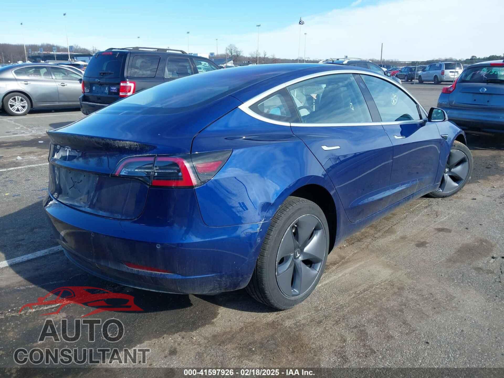TESLA MODEL 3 2017 - 5YJ3E1EA4HF000103