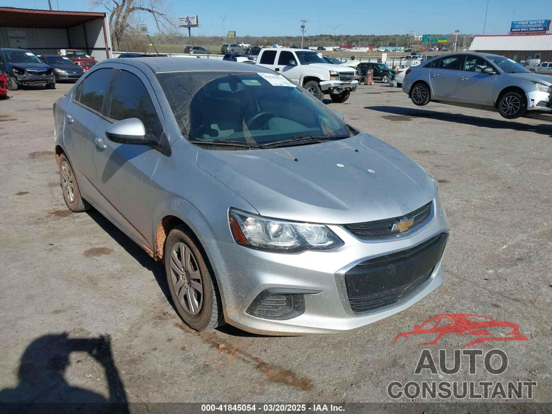 CHEVROLET SONIC 2017 - 1G1JB5SH7H4144852