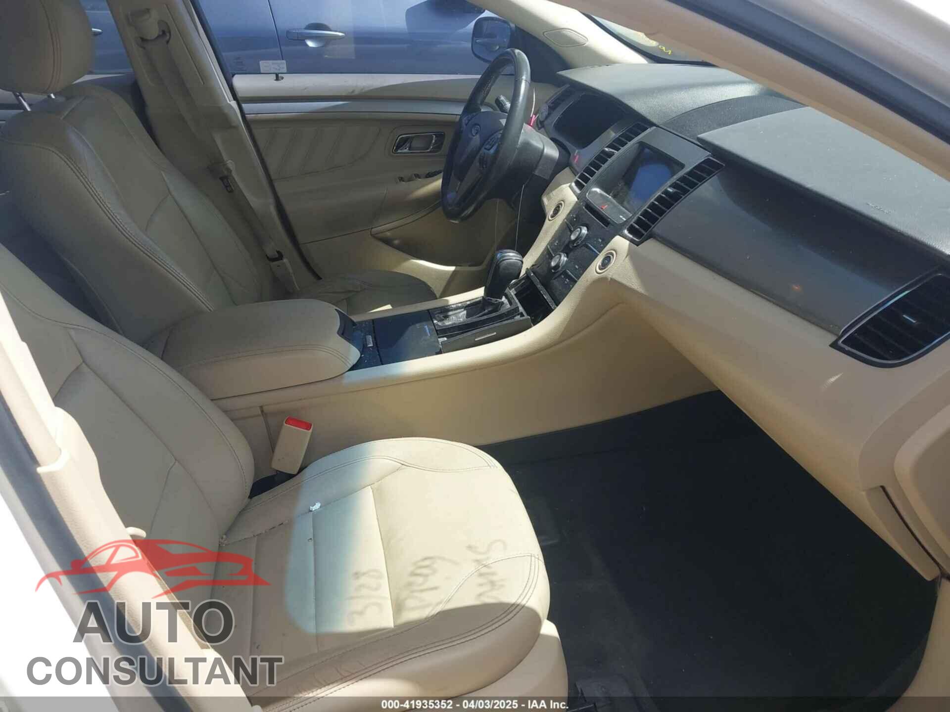 FORD TAURUS 2017 - 1FAHP2E80HG133388