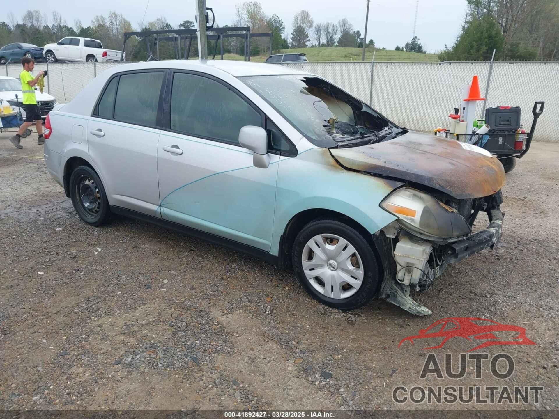 NISSAN VERSA 2011 - 3N1BC1AP9BL381390