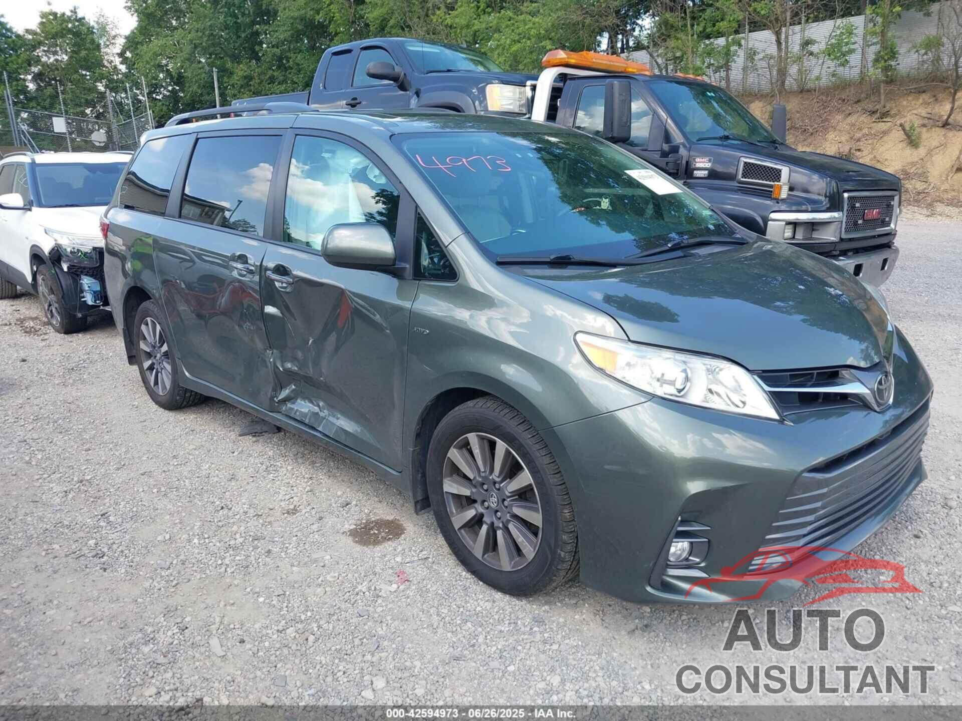 TOYOTA SIENNA 2018 - 5TDDZ3DC4JS189540