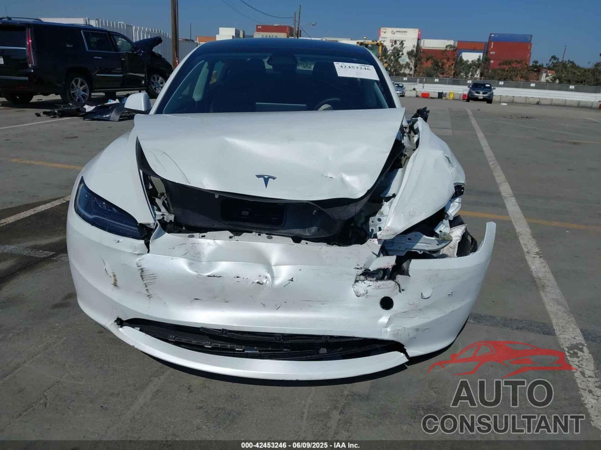 TESLA MODEL 3 2025 - 5YJ3E1EA4SF903567