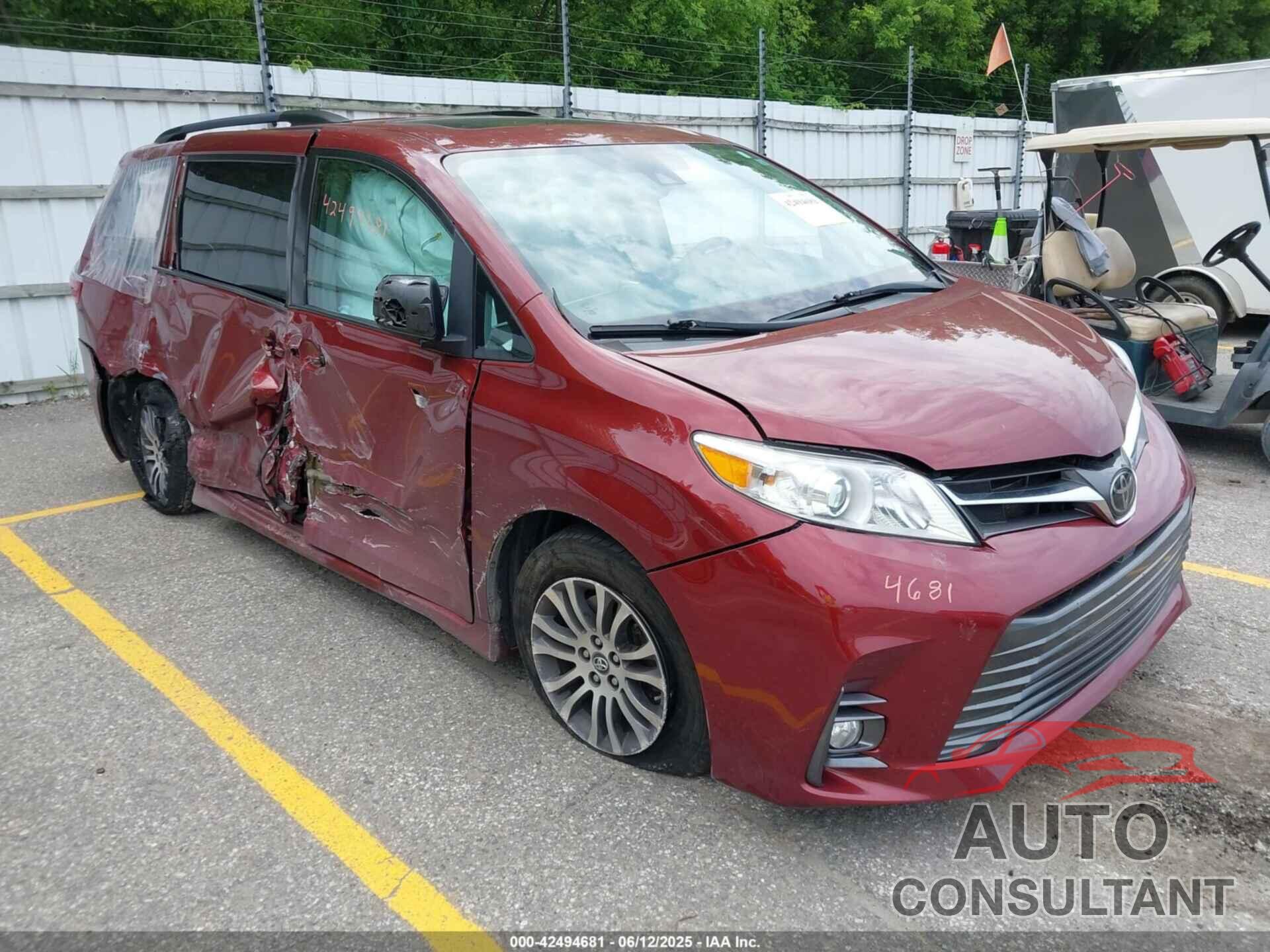 TOYOTA SIENNA 2019 - 5TDYZ3DC6KS996645