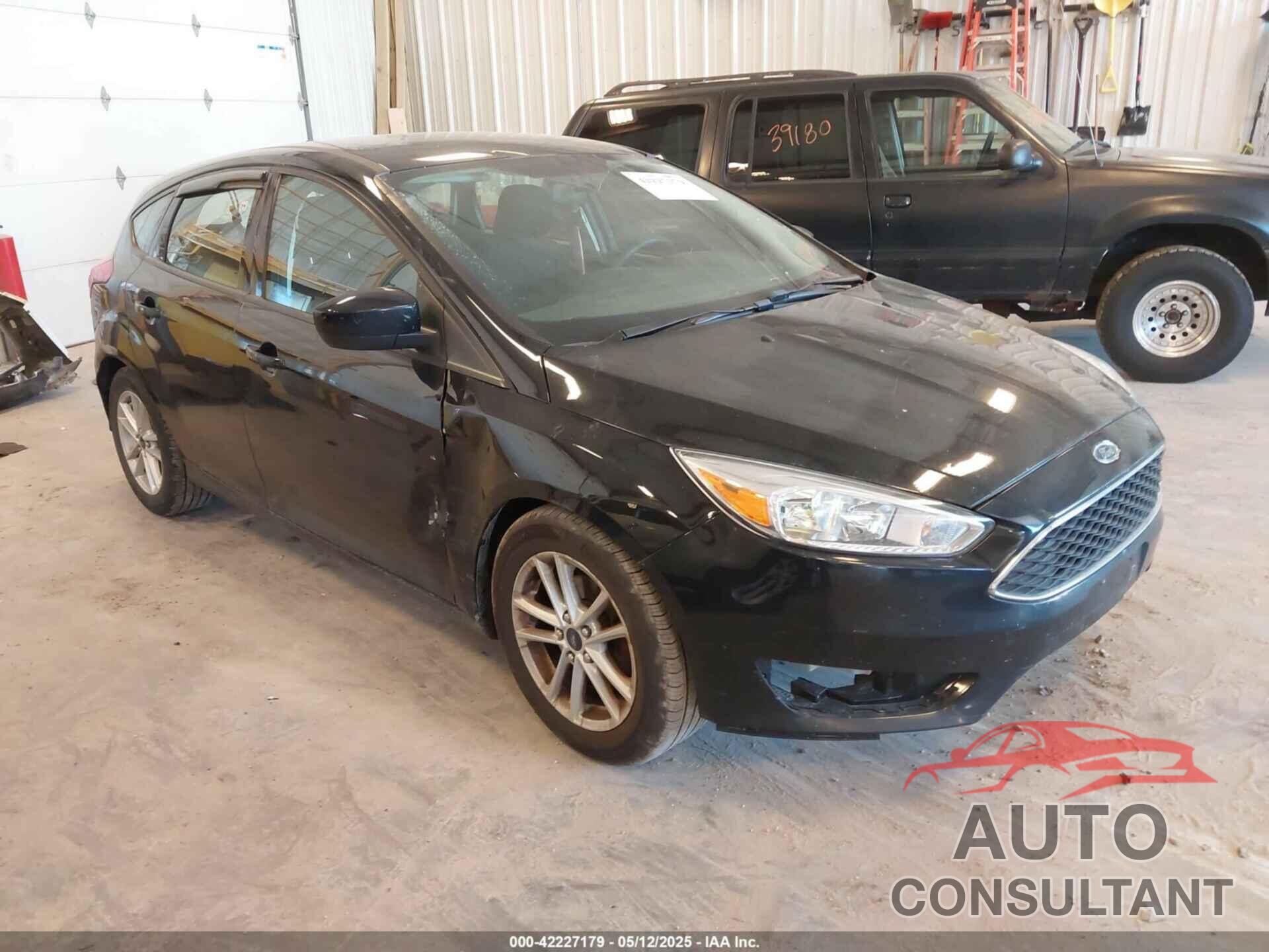FORD FOCUS 2018 - 1FADP3K29JL283582