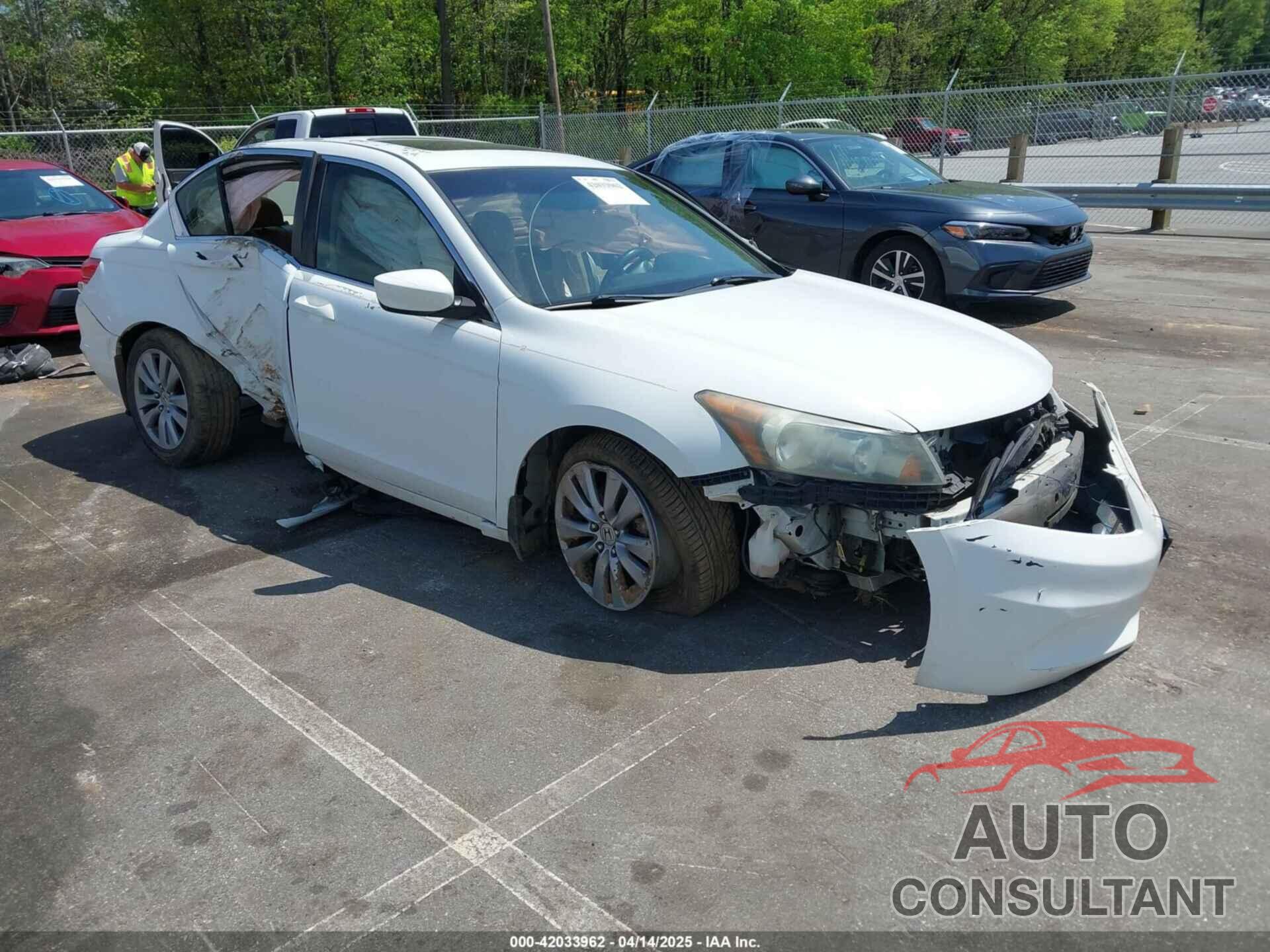 HONDA ACCORD 2011 - 1HGCP2F82BA013638