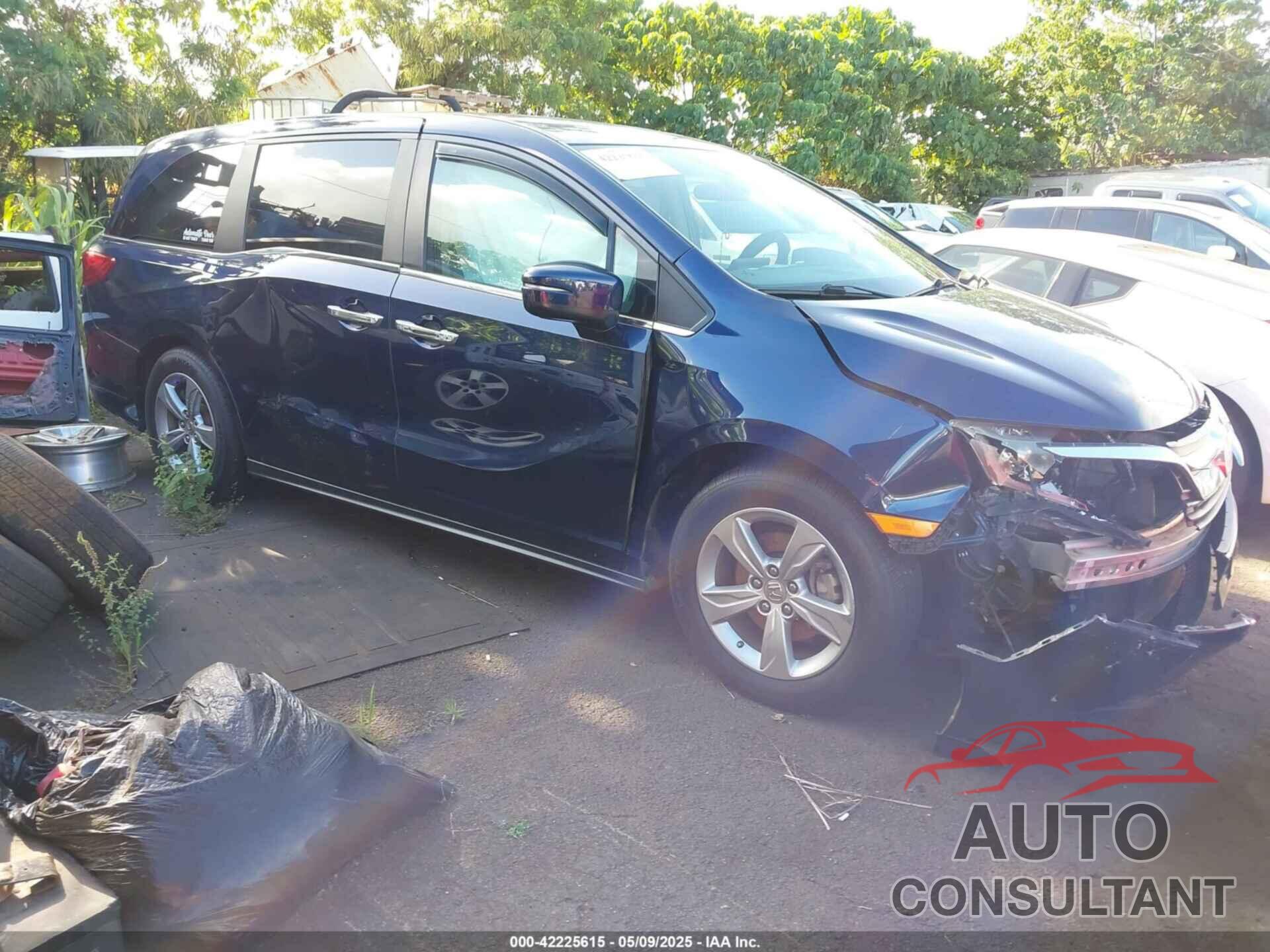 HONDA ODYSSEY 2018 - 5FNRL6H58JB048835