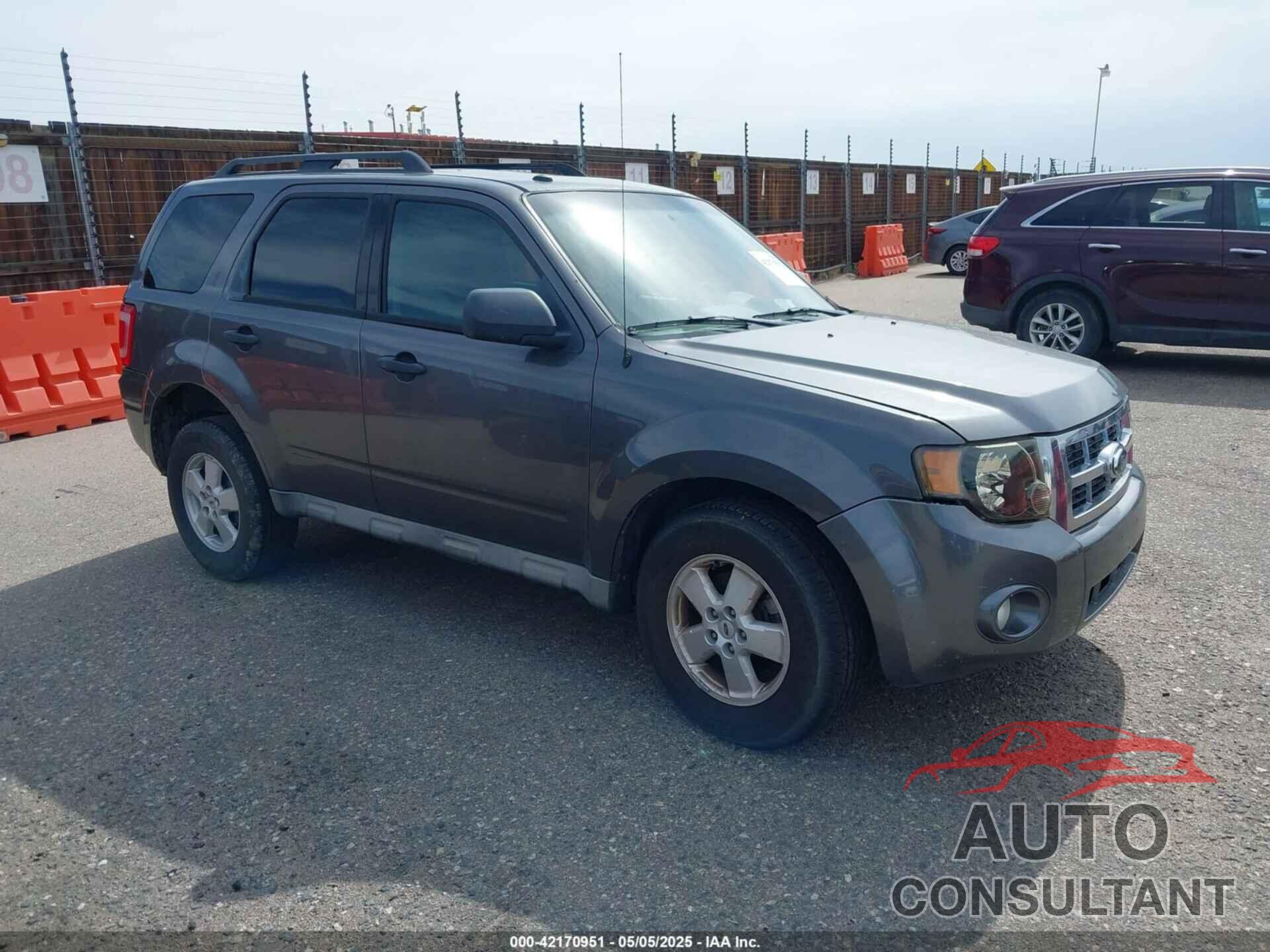 FORD ESCAPE 2009 - 1FMCU93G09KB28248