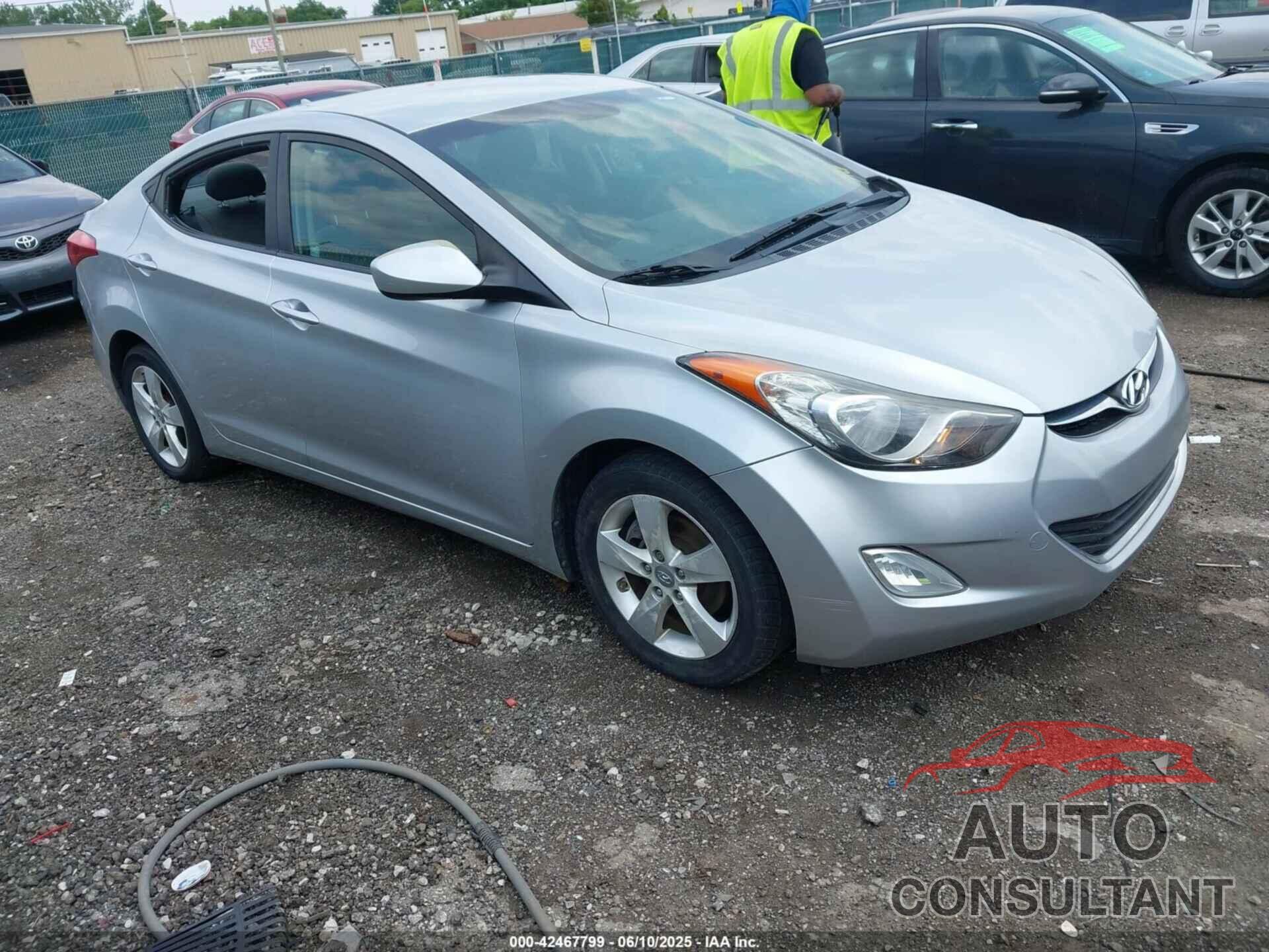 HYUNDAI ELANTRA 2012 - 5NPDH4AE0CH062002