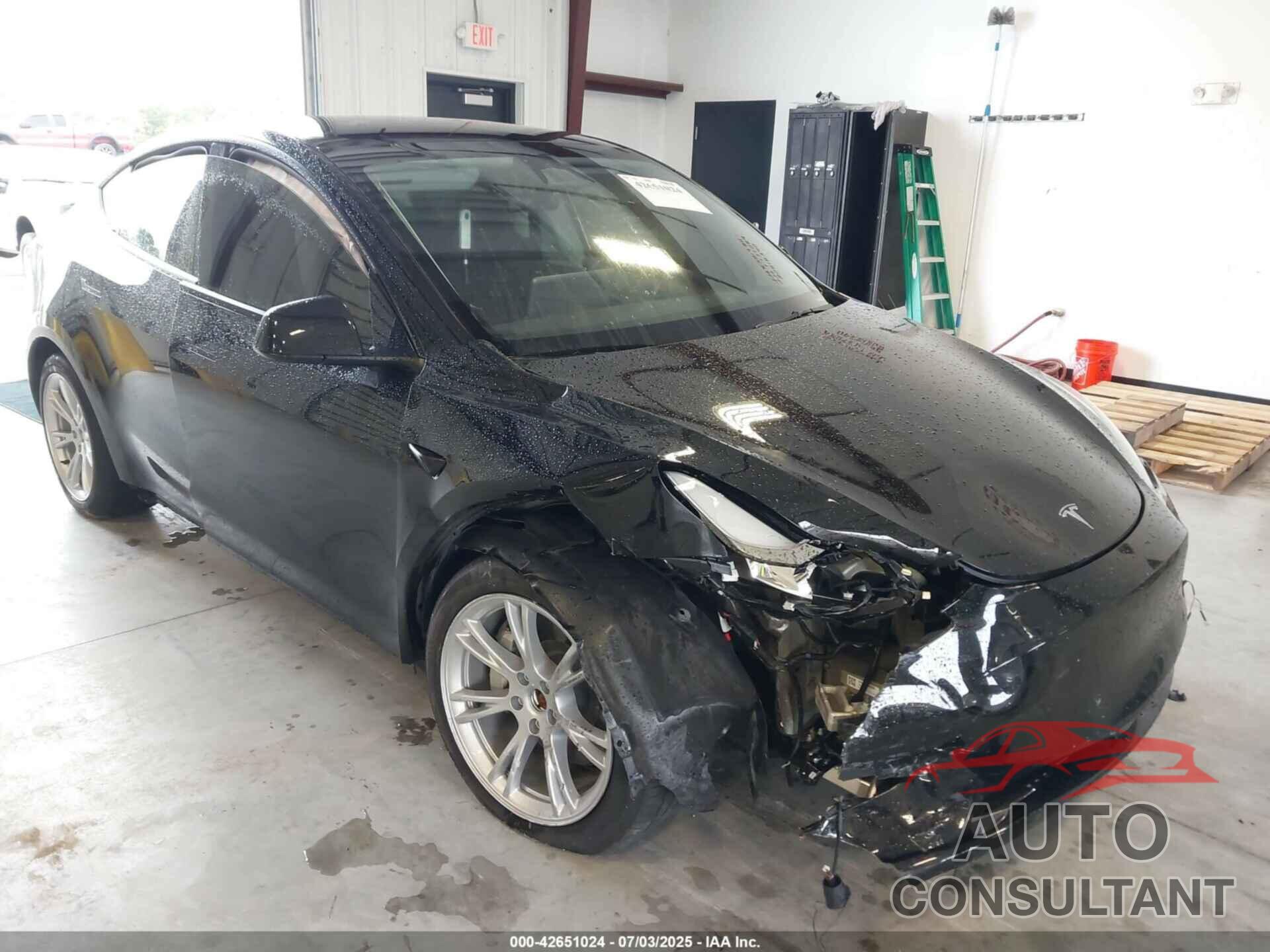 TESLA MODEL Y 2024 - 7SAYGDEE7RA236945