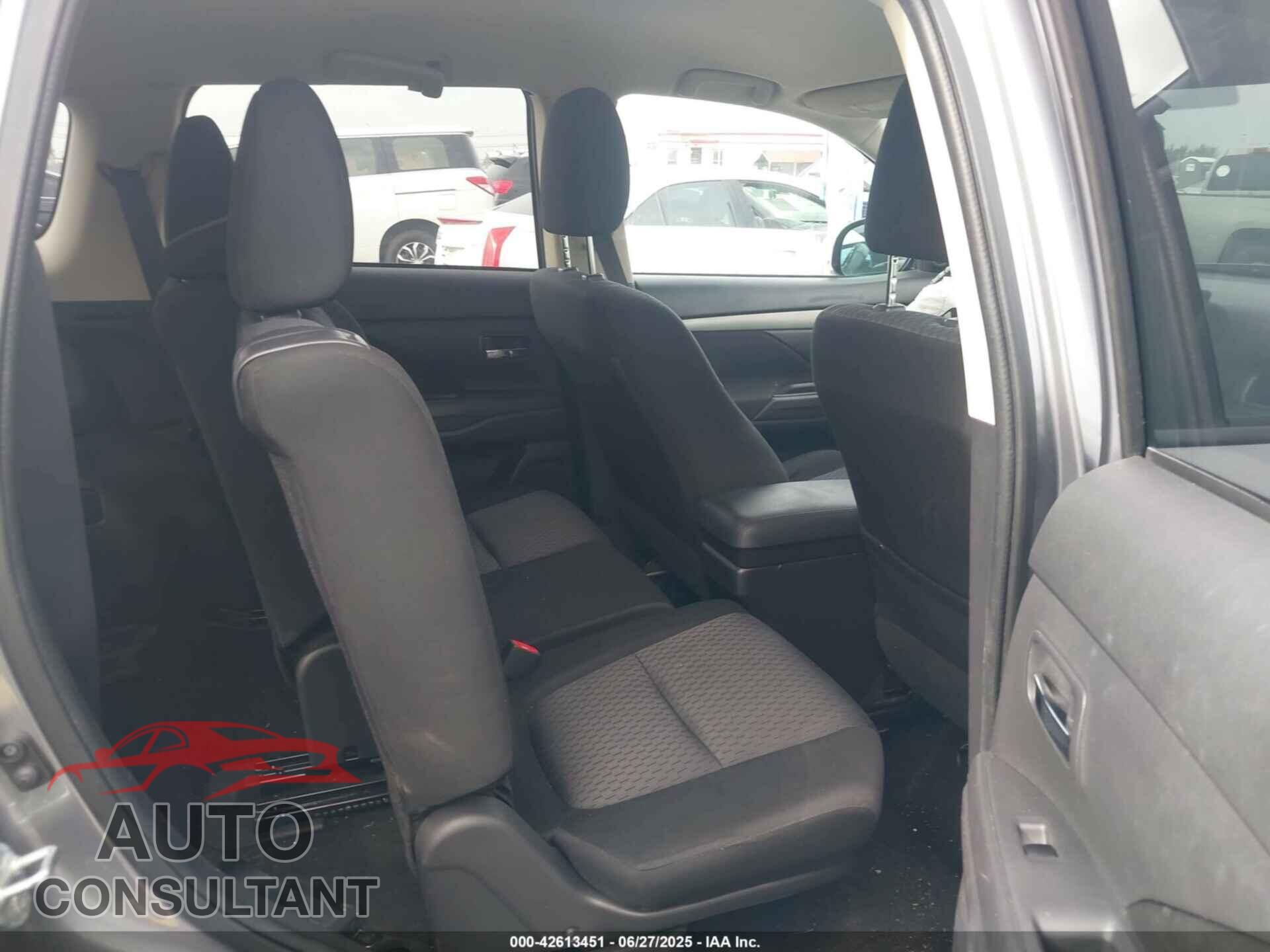 MITSUBISHI OUTLANDER 2014 - JA4AD2A31EZ007002