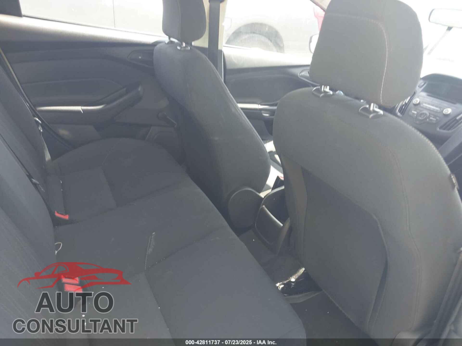 FORD FOCUS 2016 - 1FADP3E24GL391550