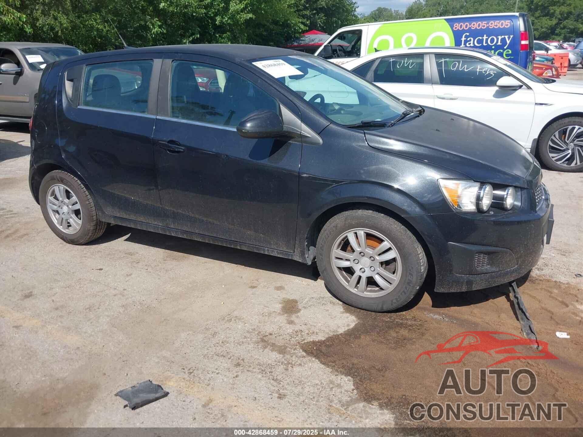 CHEVROLET SONIC 2013 - 1G1JC6SH7D4107880