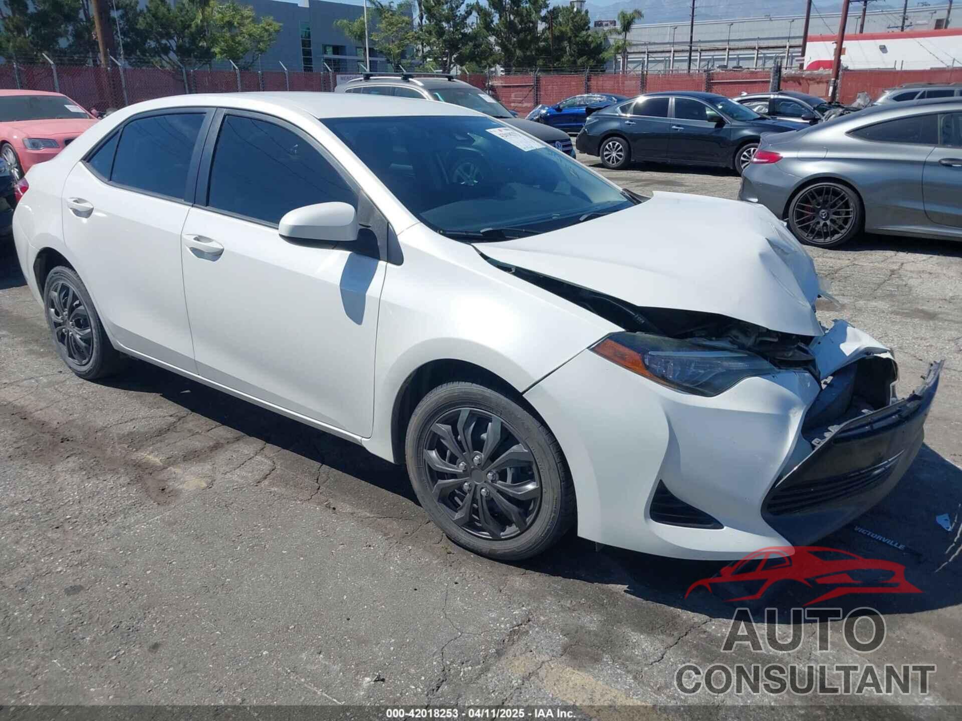 TOYOTA COROLLA 2018 - 5YFBURHE9JP768195