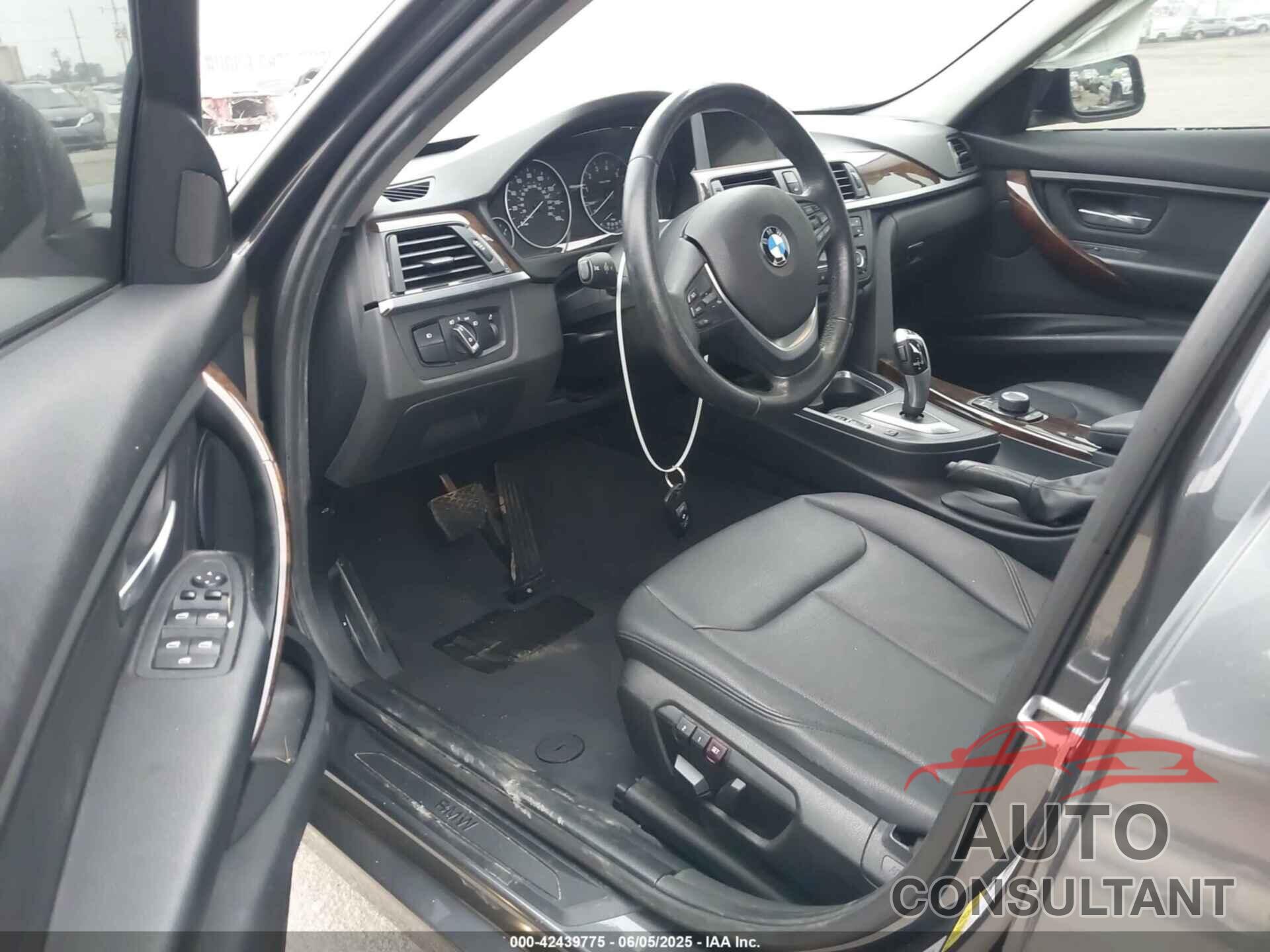 BMW 328I 2015 - WBA3C1C5XFK123459