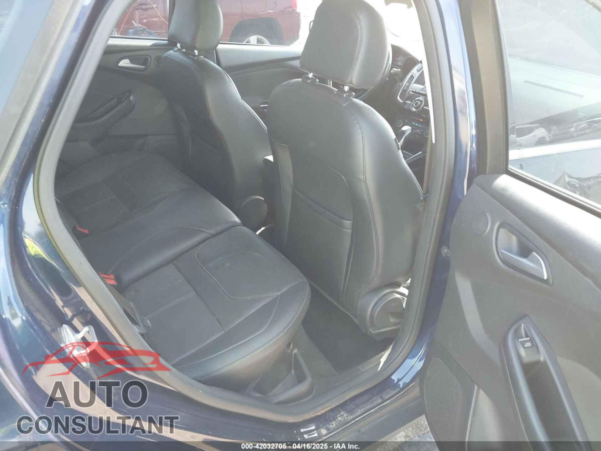 FORD FOCUS 2017 - 1FADP3J29HL204892