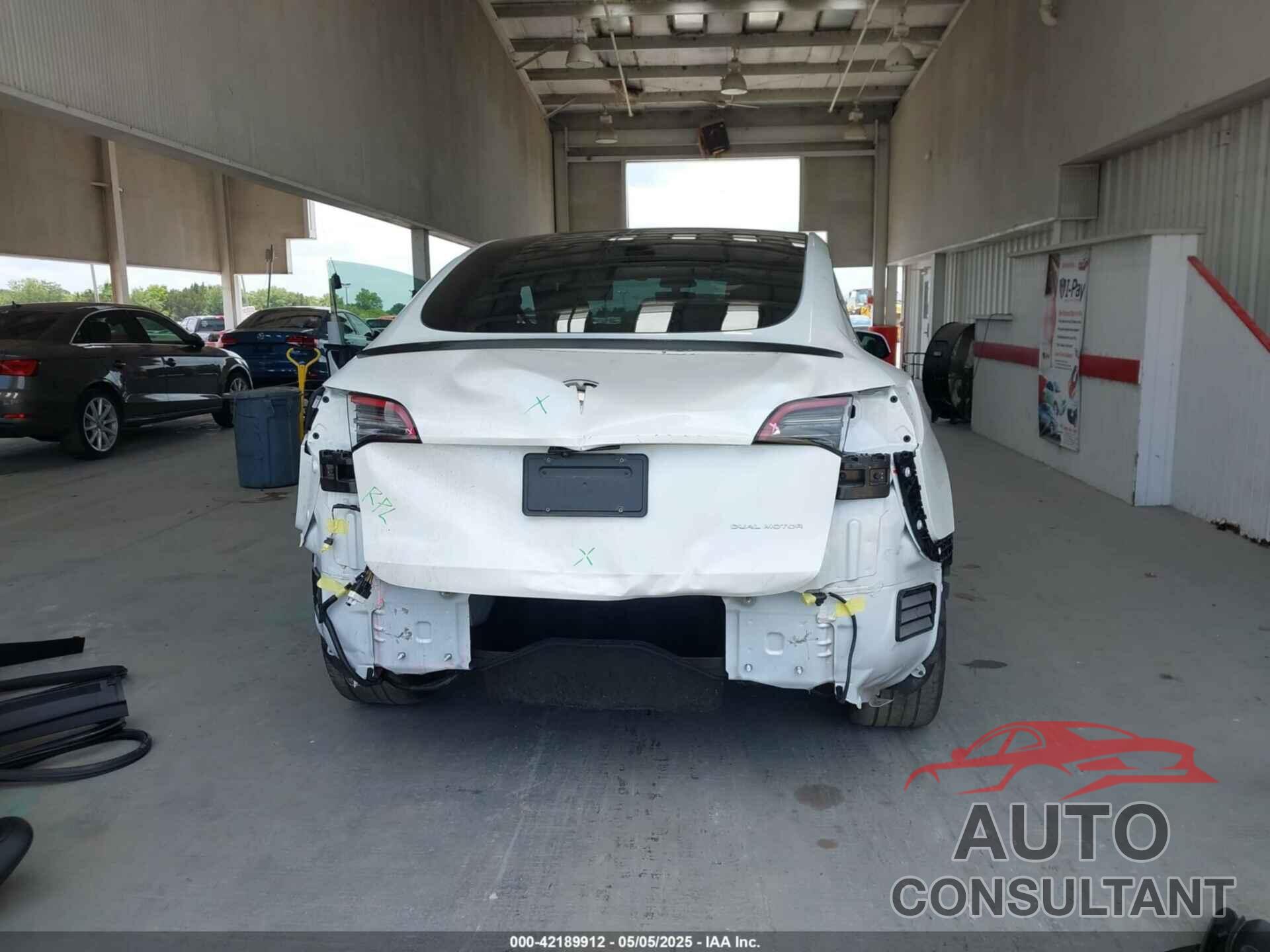 TESLA MODEL Y 2022 - 7SAYGDEE7NF460942