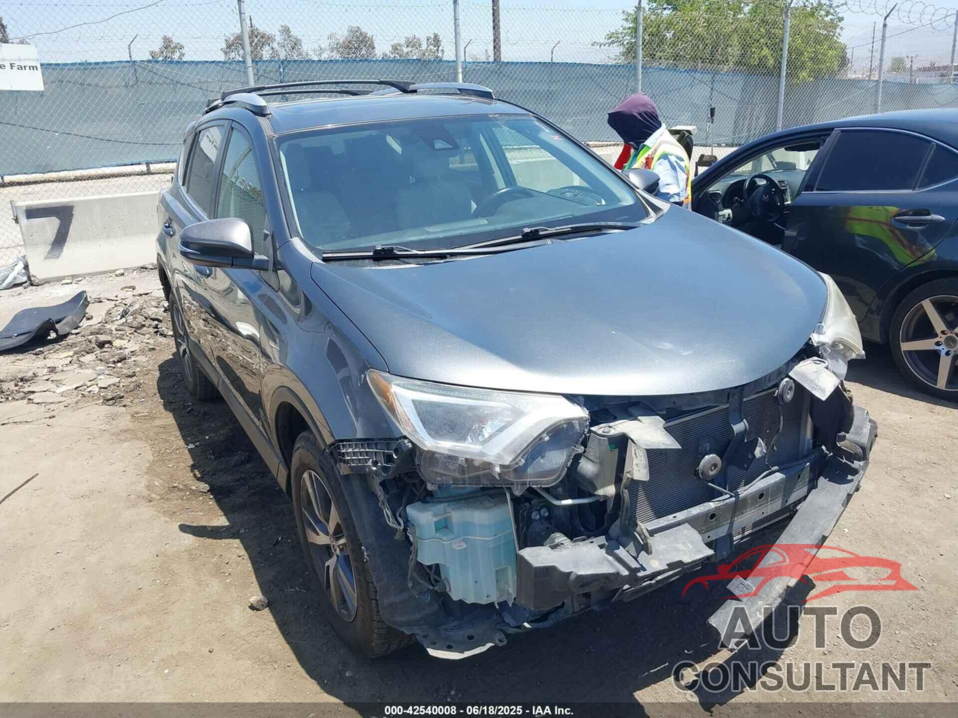 TOYOTA RAV4 2016 - JTMWFREV8GD082399