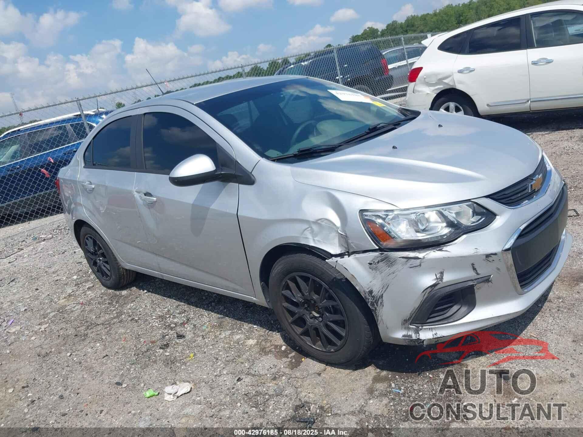 CHEVROLET SONIC 2017 - 1G1JA5SH1H4170723