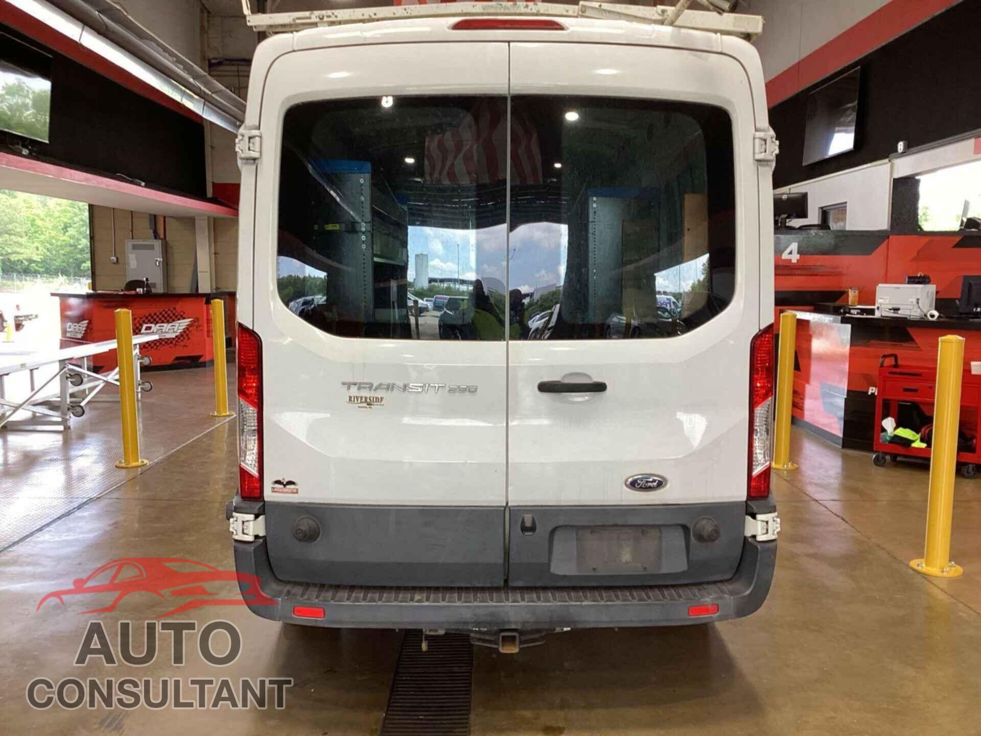 FORD TRANSIT 2016 - 1FTYR2CM6GKA05933