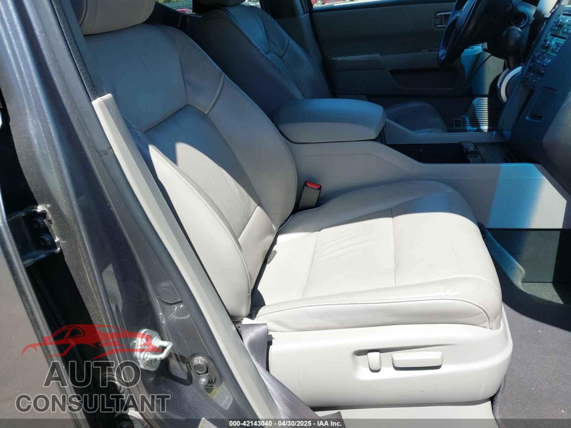 HONDA PILOT 2011 - 5FNYF4H64BB090811