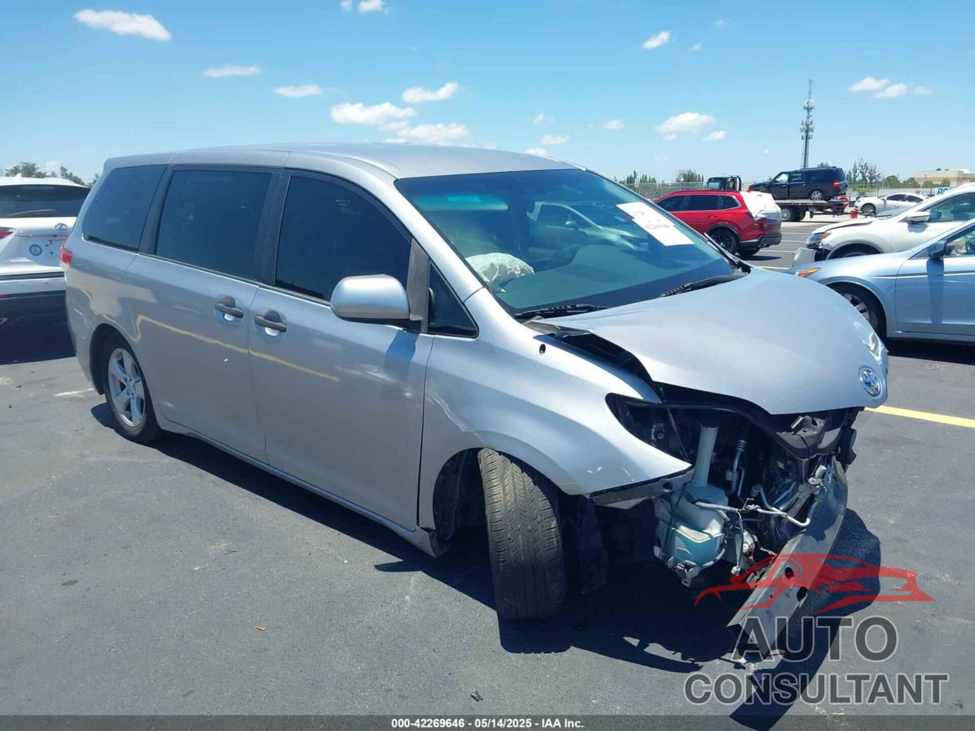 TOYOTA SIENNA 2011 - 5TDZK3DC0BS138905