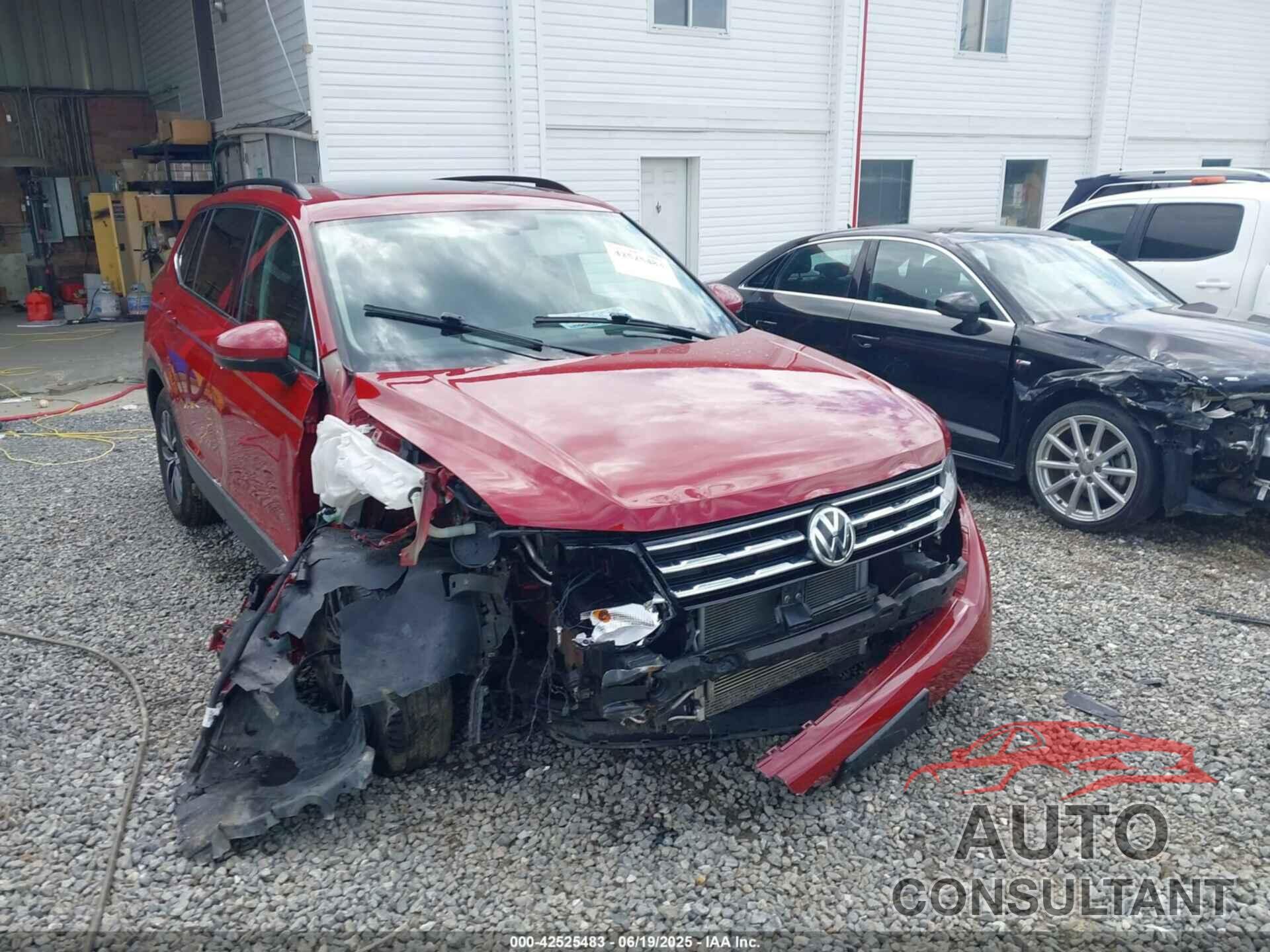 VOLKSWAGEN TIGUAN 2018 - 3VV2B7AX7JM197319