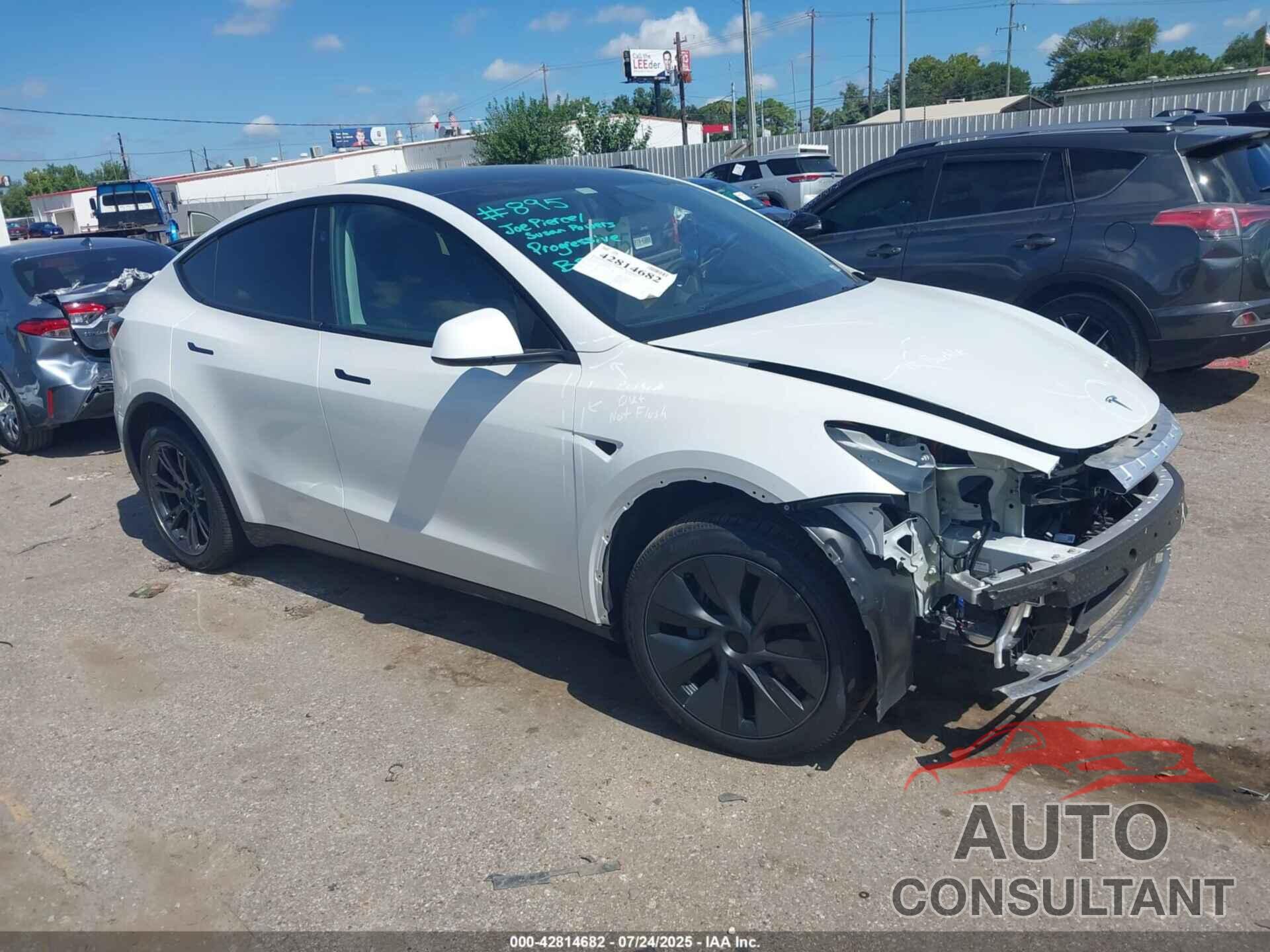 TESLA MODEL Y 2025 - 7SAYGDEE9SA342965