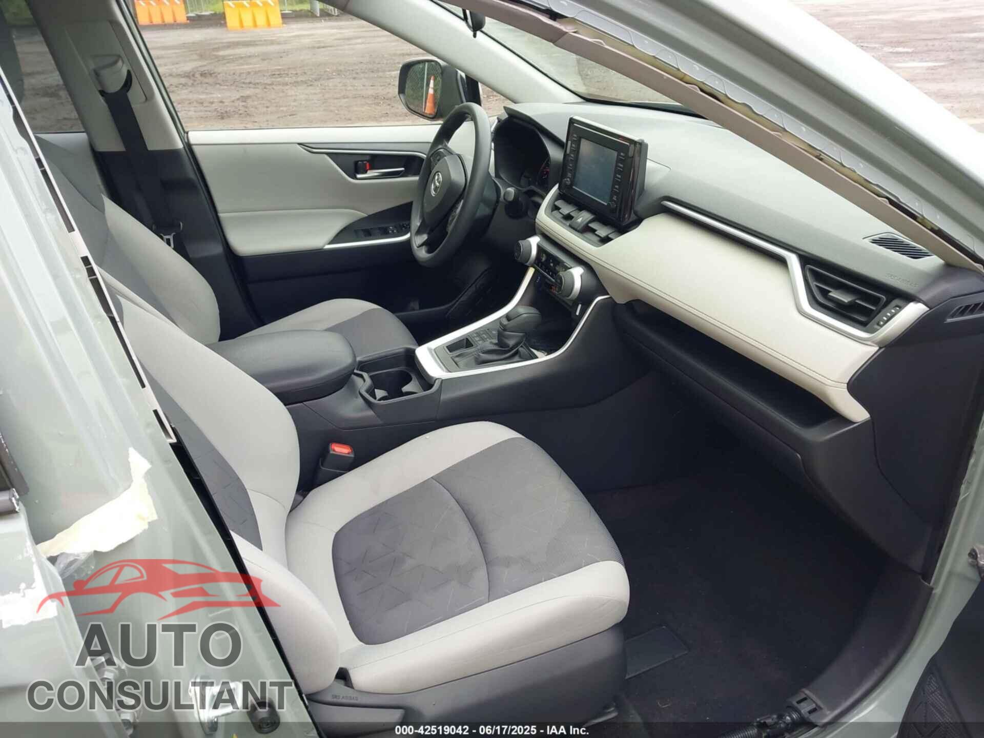 TOYOTA RAV4 2019 - JTMP1RFVXKD003826