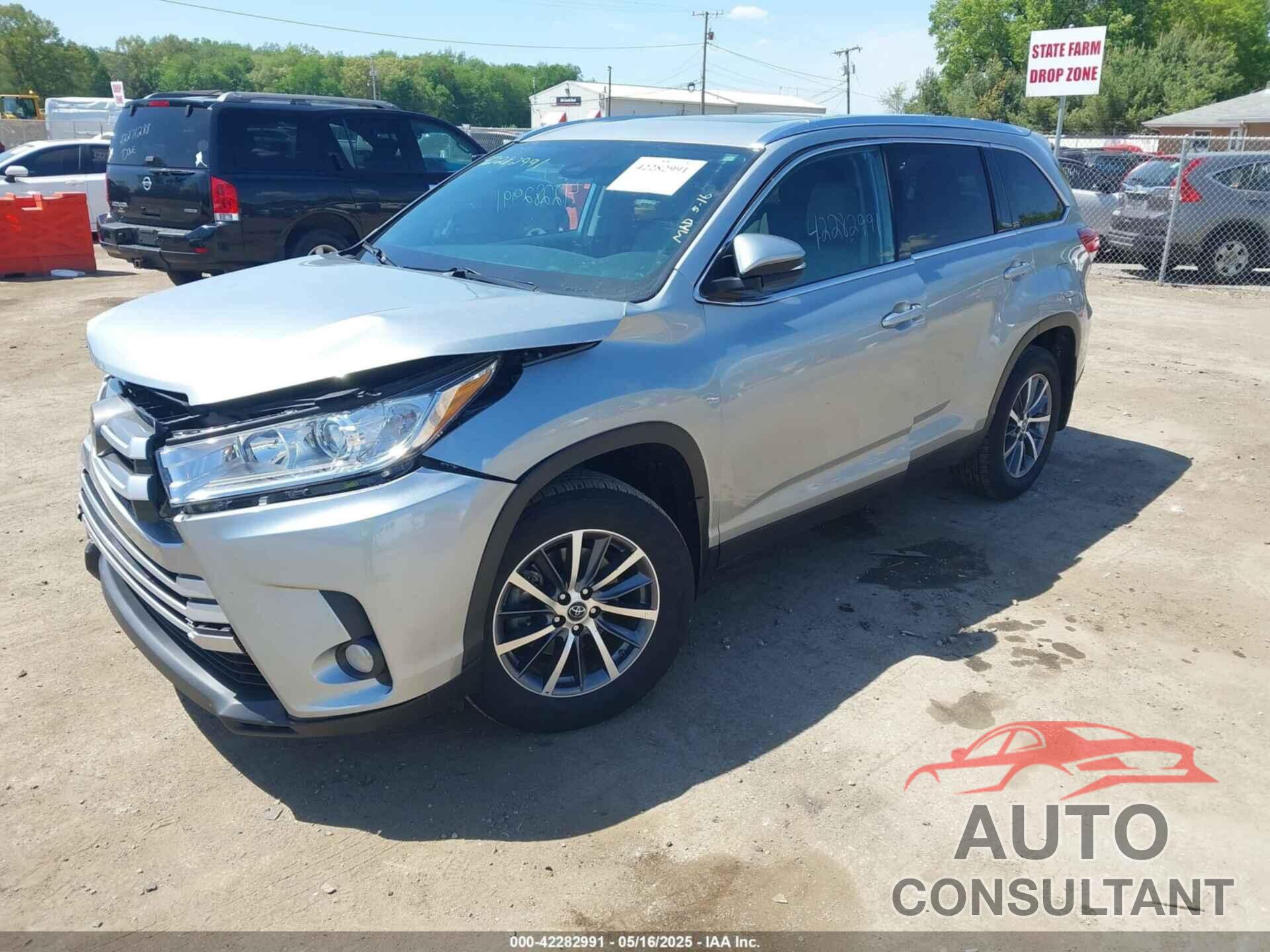 TOYOTA HIGHLANDER 2019 - 5TDJZRFH5KS570670