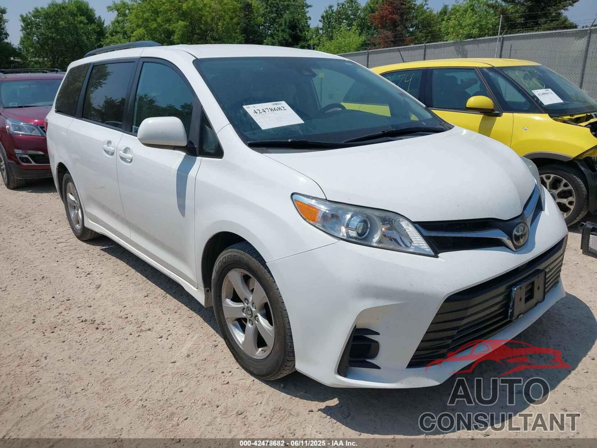 TOYOTA SIENNA 2019 - 5TDKZ3DCXKS010555