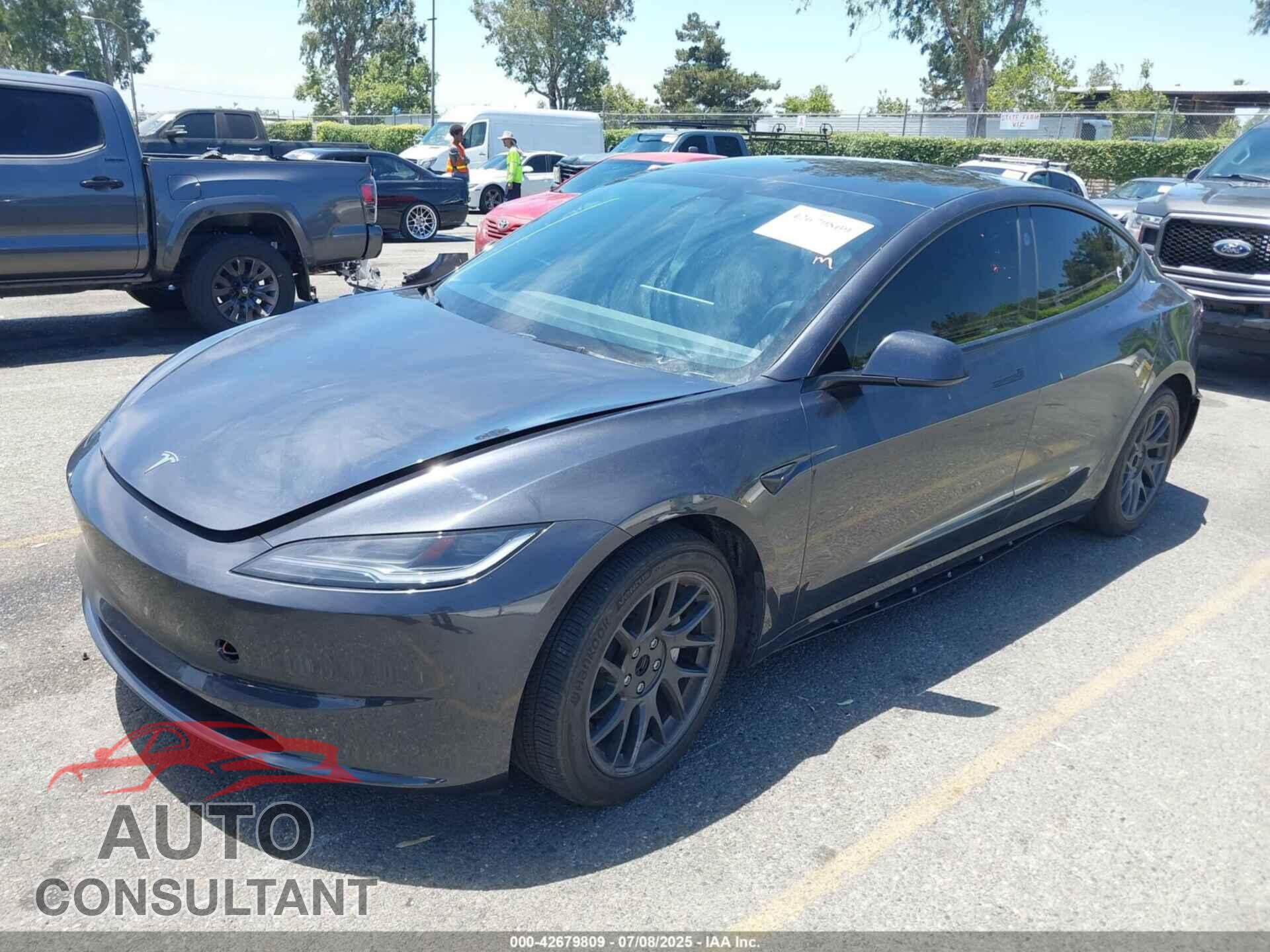 TESLA MODEL 3 2024 - 5YJ3E1EA2RF726785
