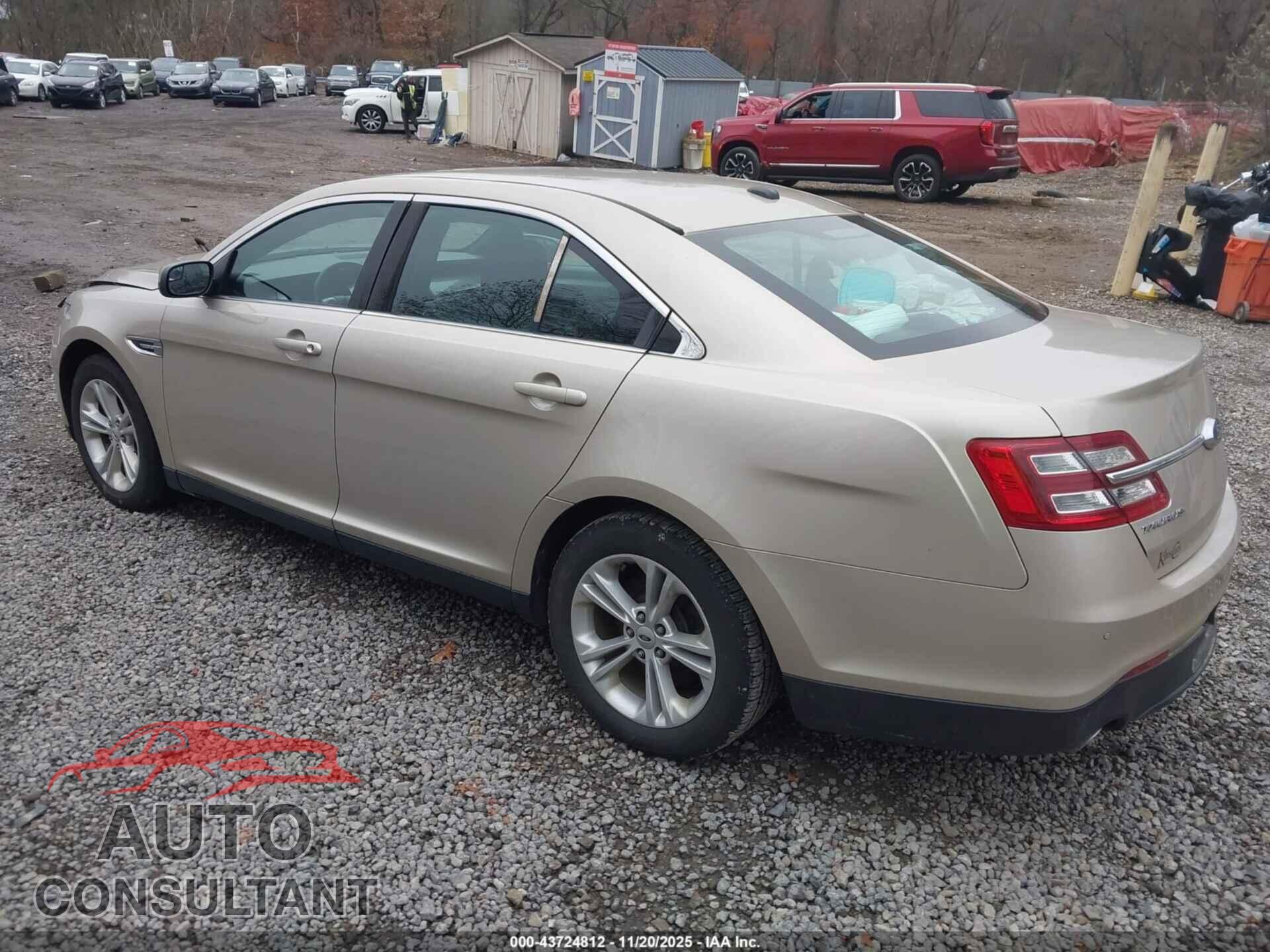 FORD TAURUS 2018 - 1FAHP2E83JG125436