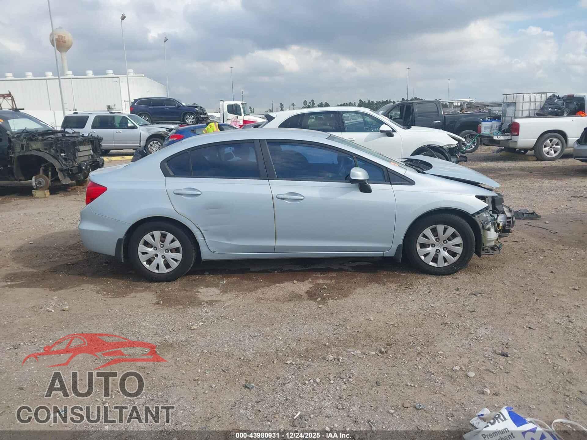 HONDA CIVIC 2012 - 2HGFB2F52CH566259