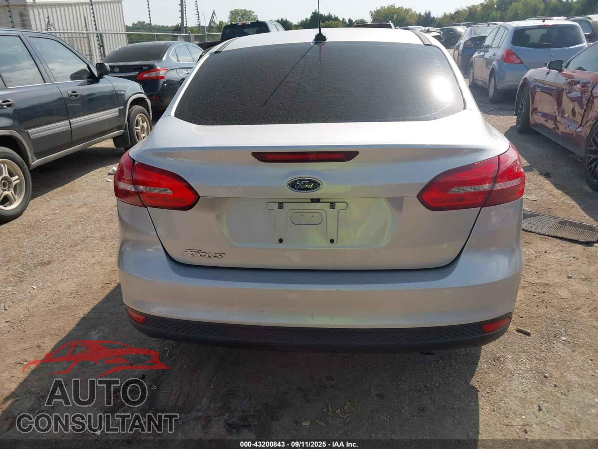 FORD FOCUS 2018 - 1FADP3E28JL322075