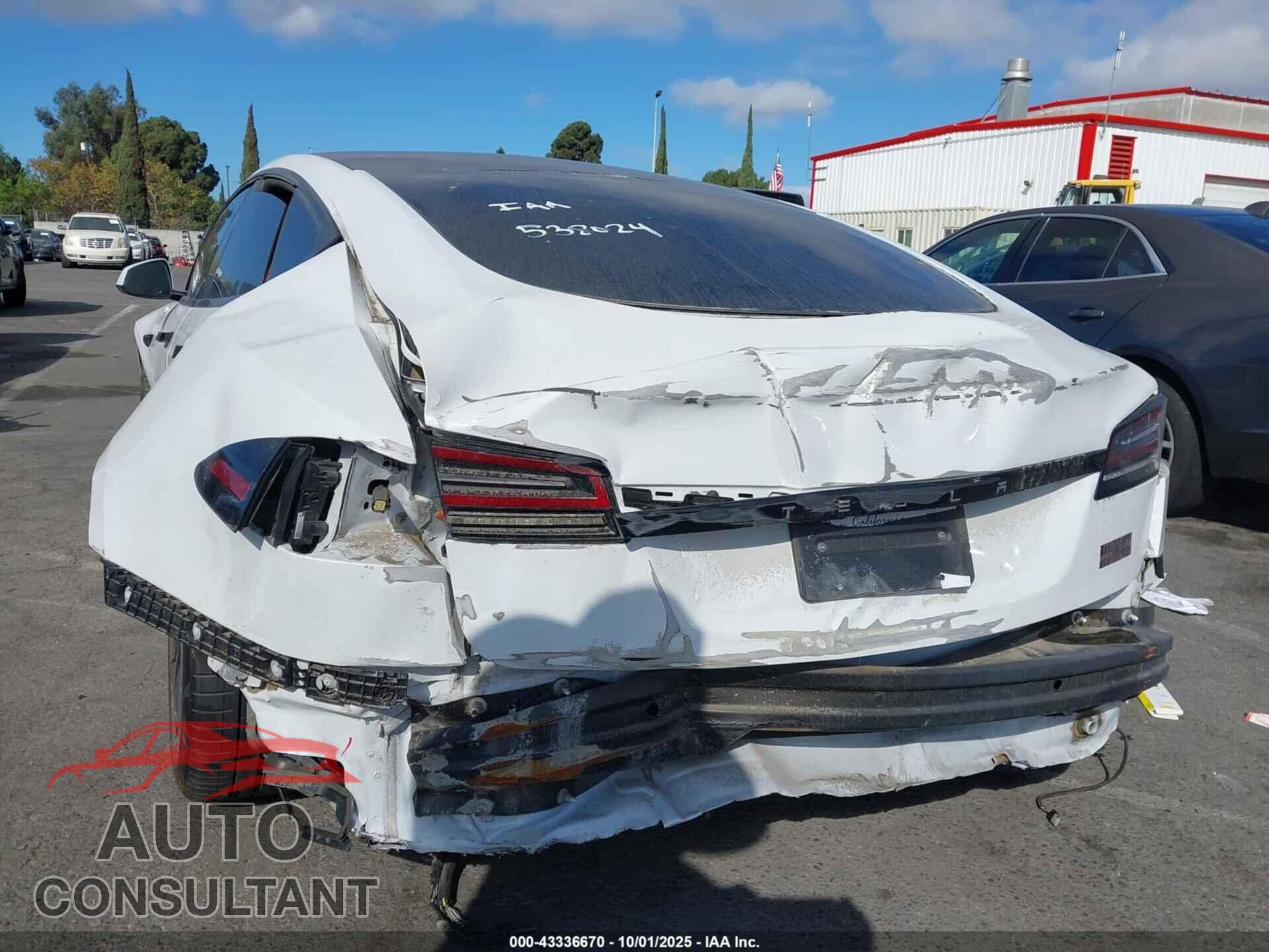 TESLA MODEL S 2024 - 5YJSA1E67RF538024
