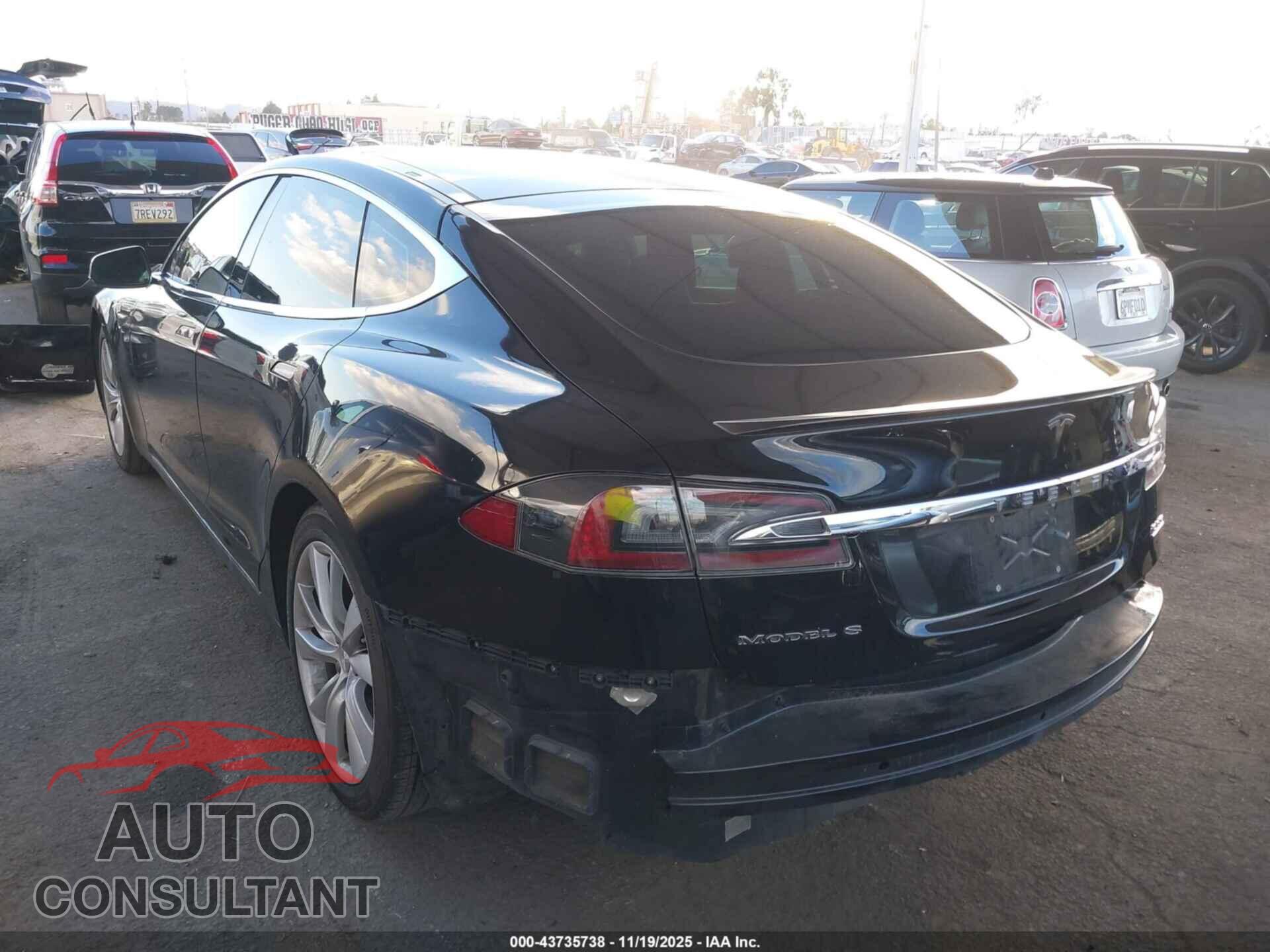 TESLA MODEL S 2015 - 5YJSA1E40FF105218