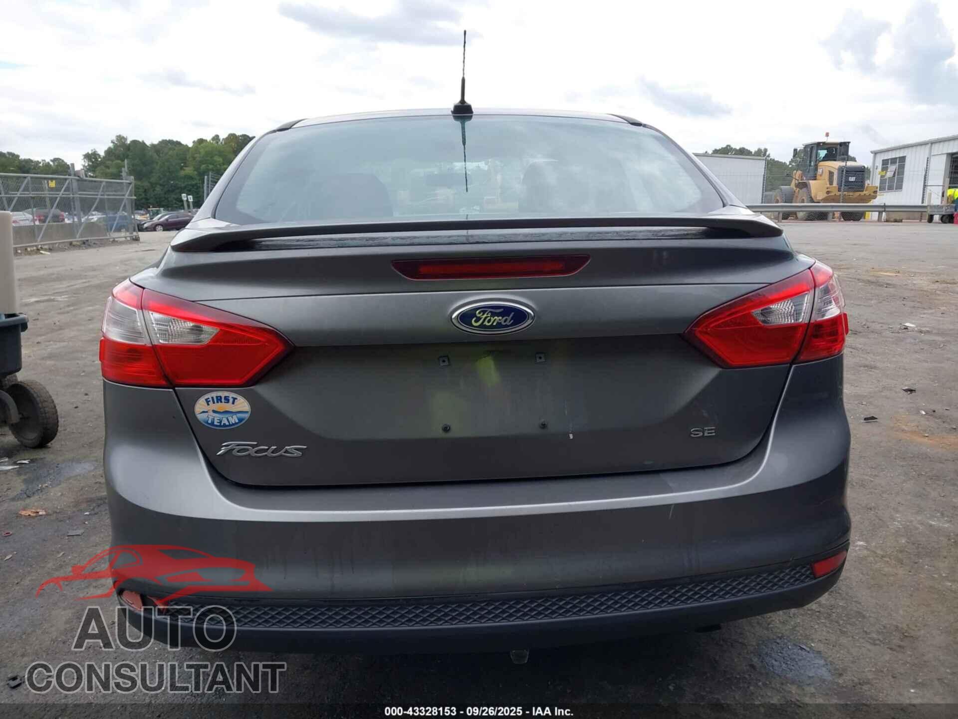 FORD FOCUS 2014 - 1FADP3F29EL338676