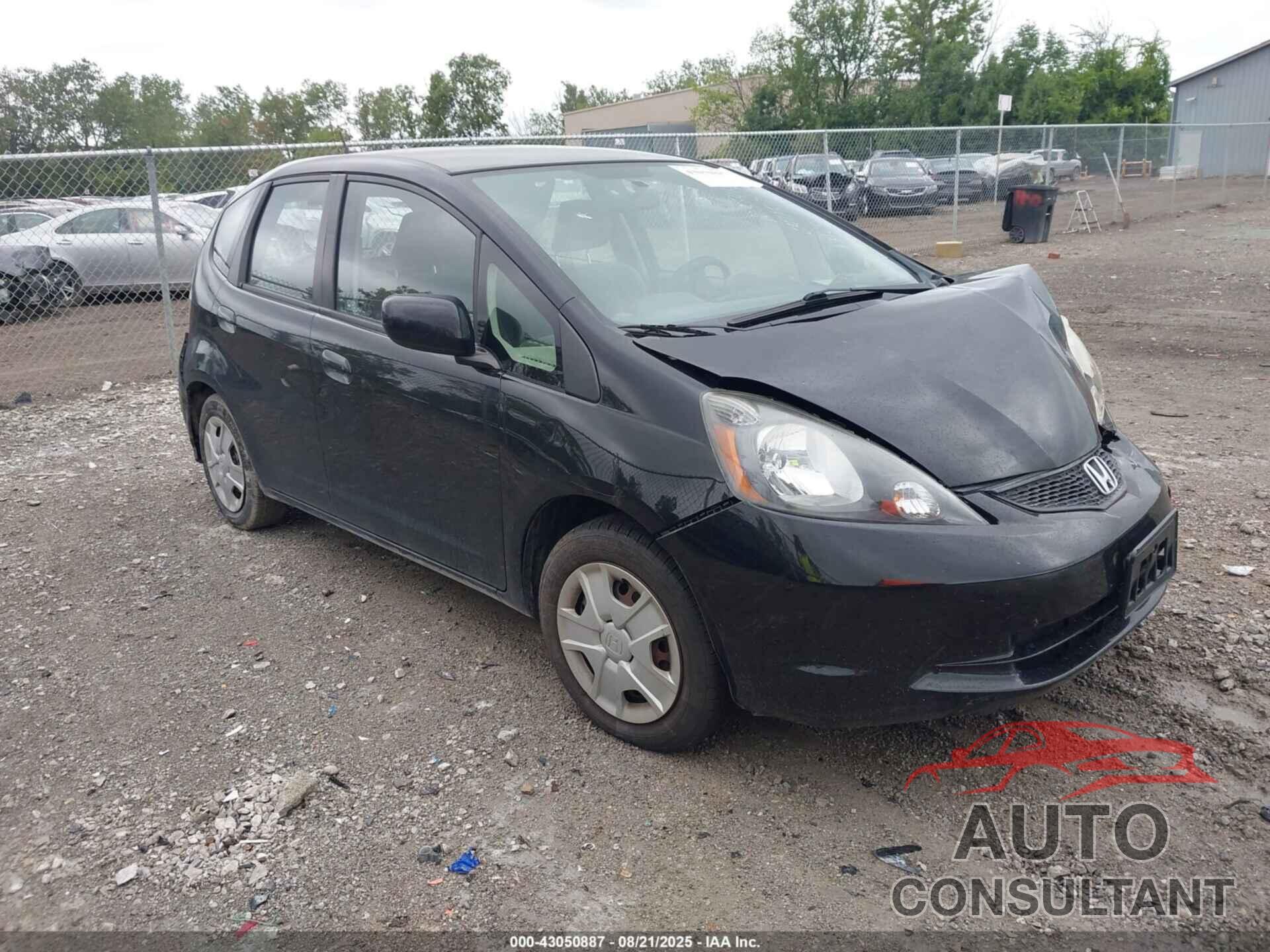 HONDA FIT 2013 - JHMGE8H32DC047157