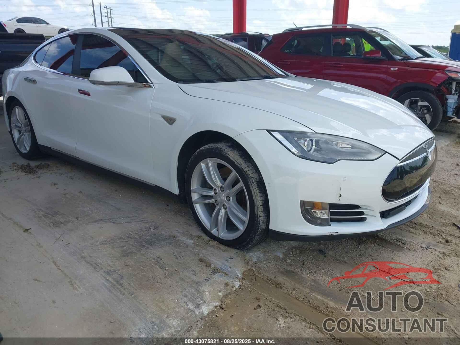 TESLA MODEL S 2015 - 5YJSA1E16FF102958