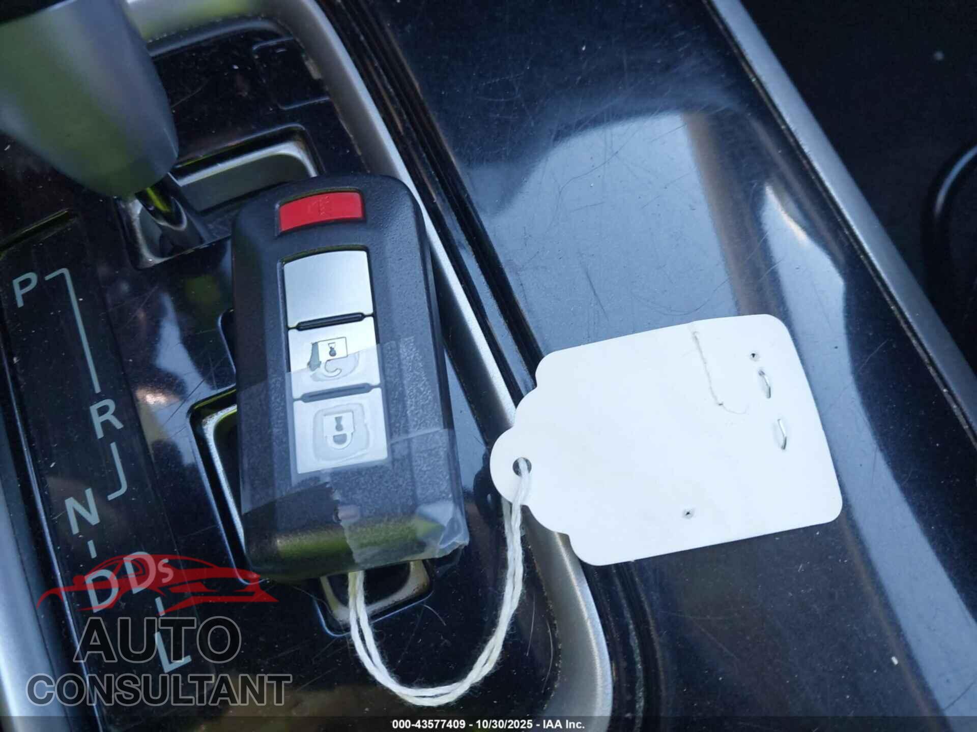 MITSUBISHI OUTLANDER 2018 - JA4AZ3A39JJ003473