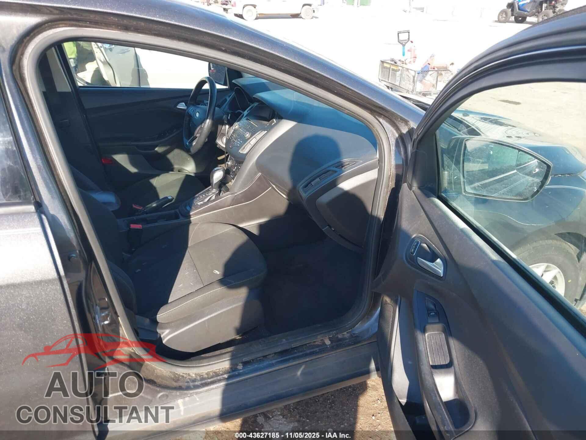 FORD FOCUS 2015 - 1FADP3F24FL374082