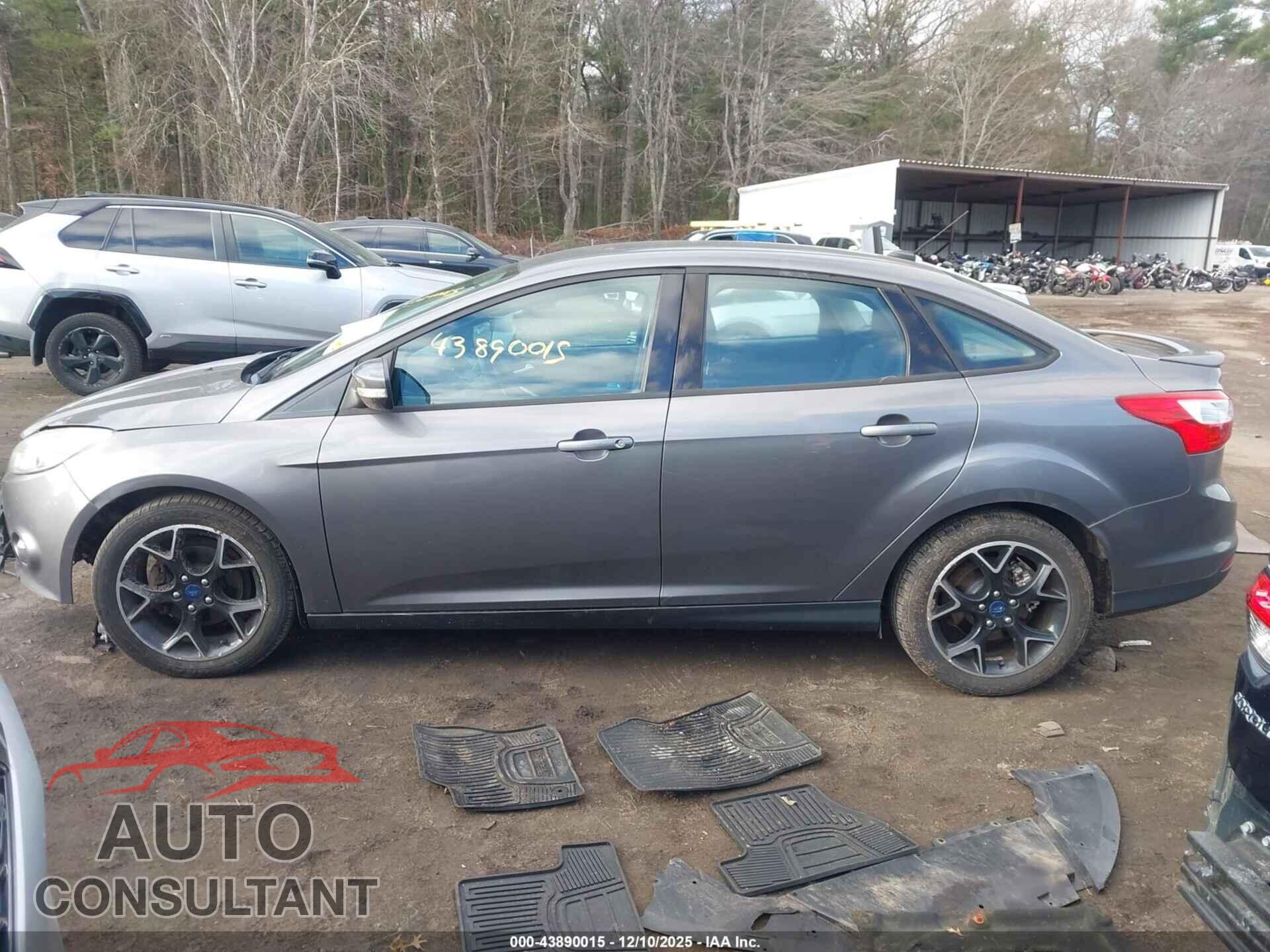 FORD FOCUS 2013 - 1FADP3F2XDL378246