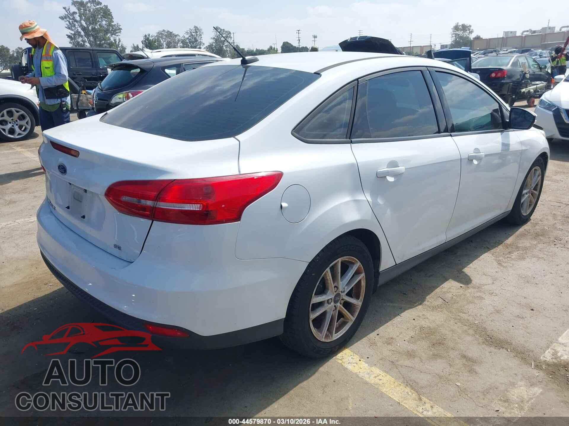 FORD FOCUS 2017 - 1FADP3F22HL304311