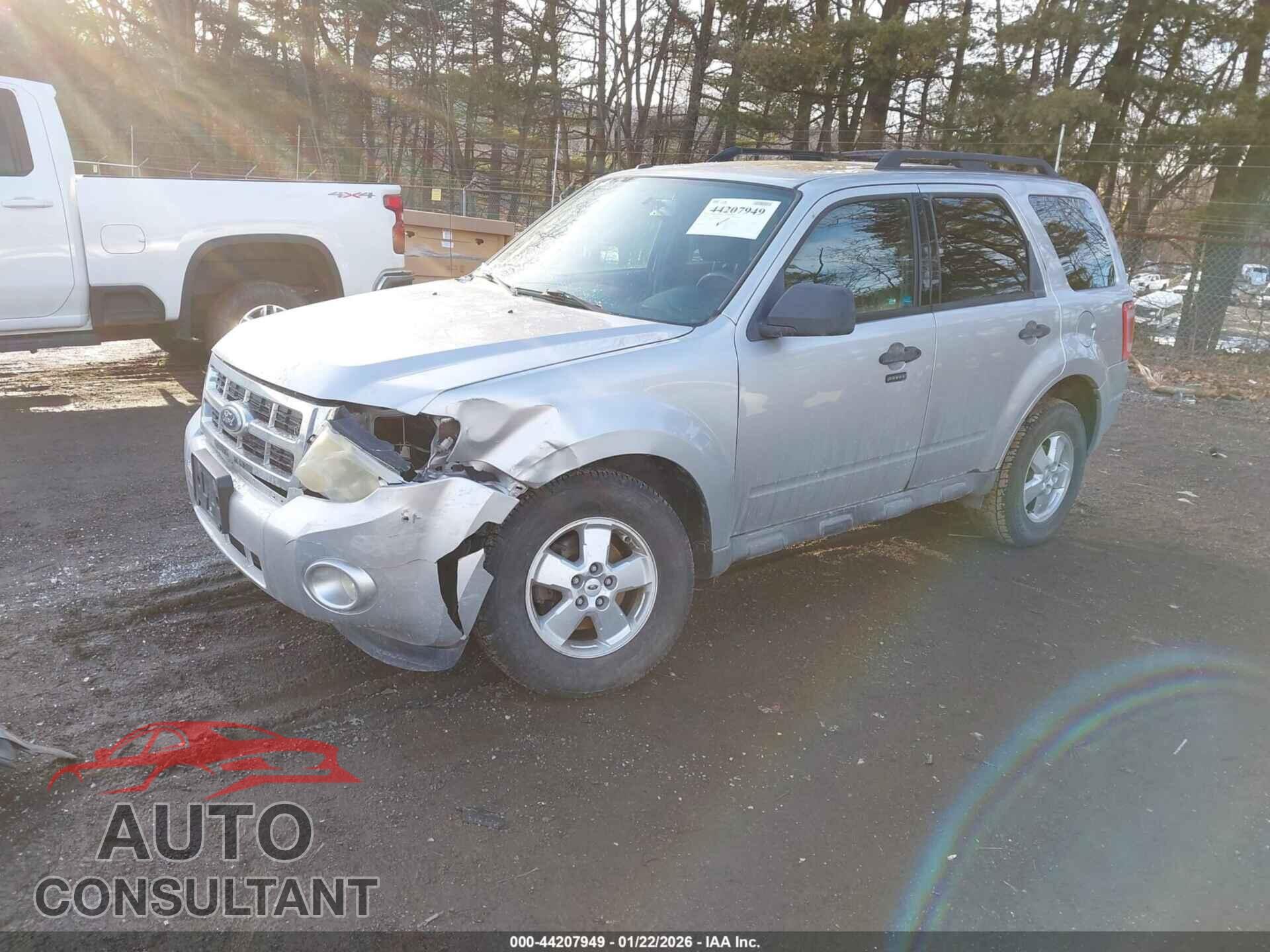 FORD ESCAPE 2010 - 1FMCU9DG3AKB80900