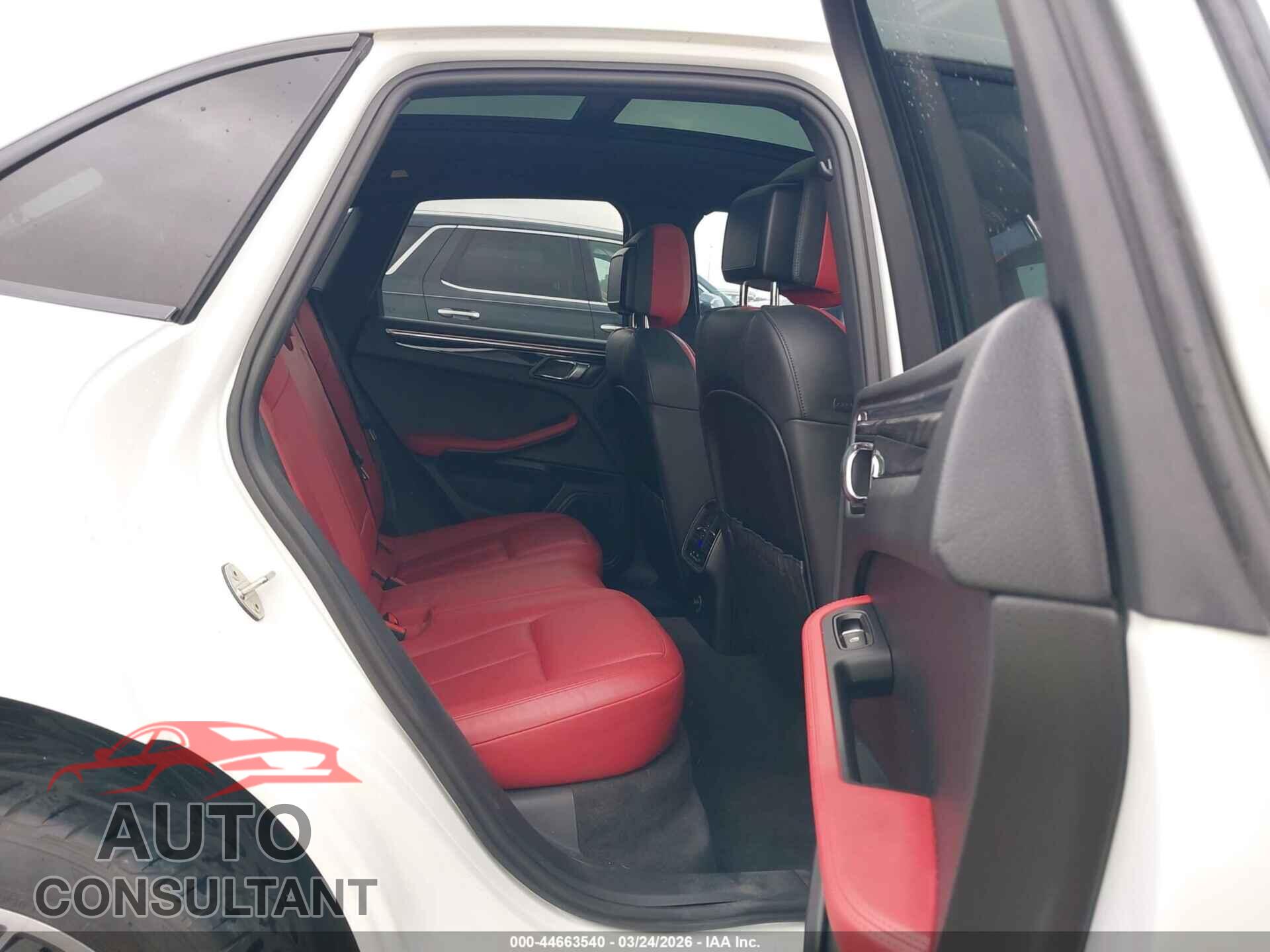 PORSCHE MACAN 2016 - WP1AB2A50GLB43199
