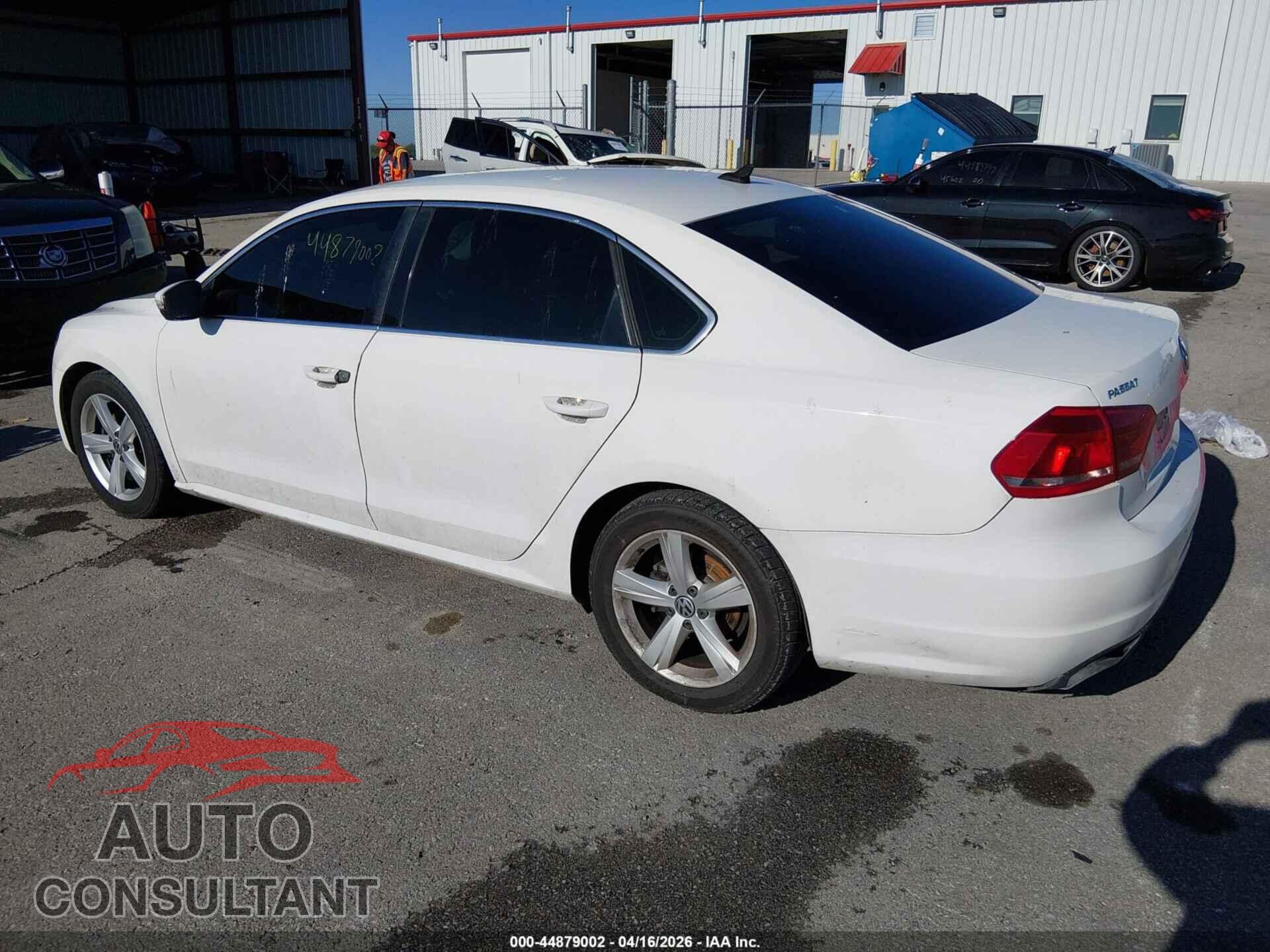 VOLKSWAGEN PASSAT 2014 - 1VWBP7A35EC004621