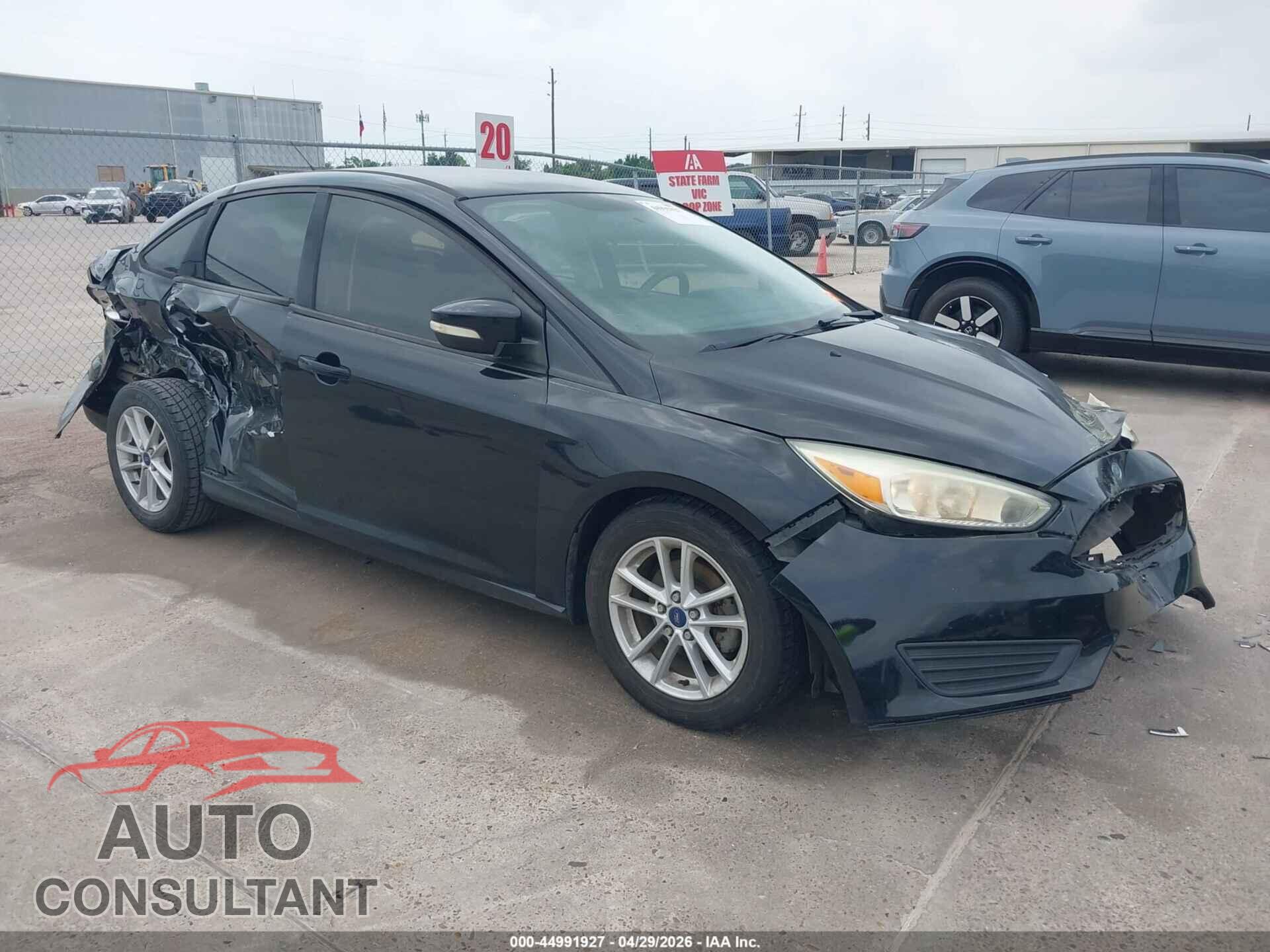 FORD FOCUS 2017 - 1FADP3F24HL262126