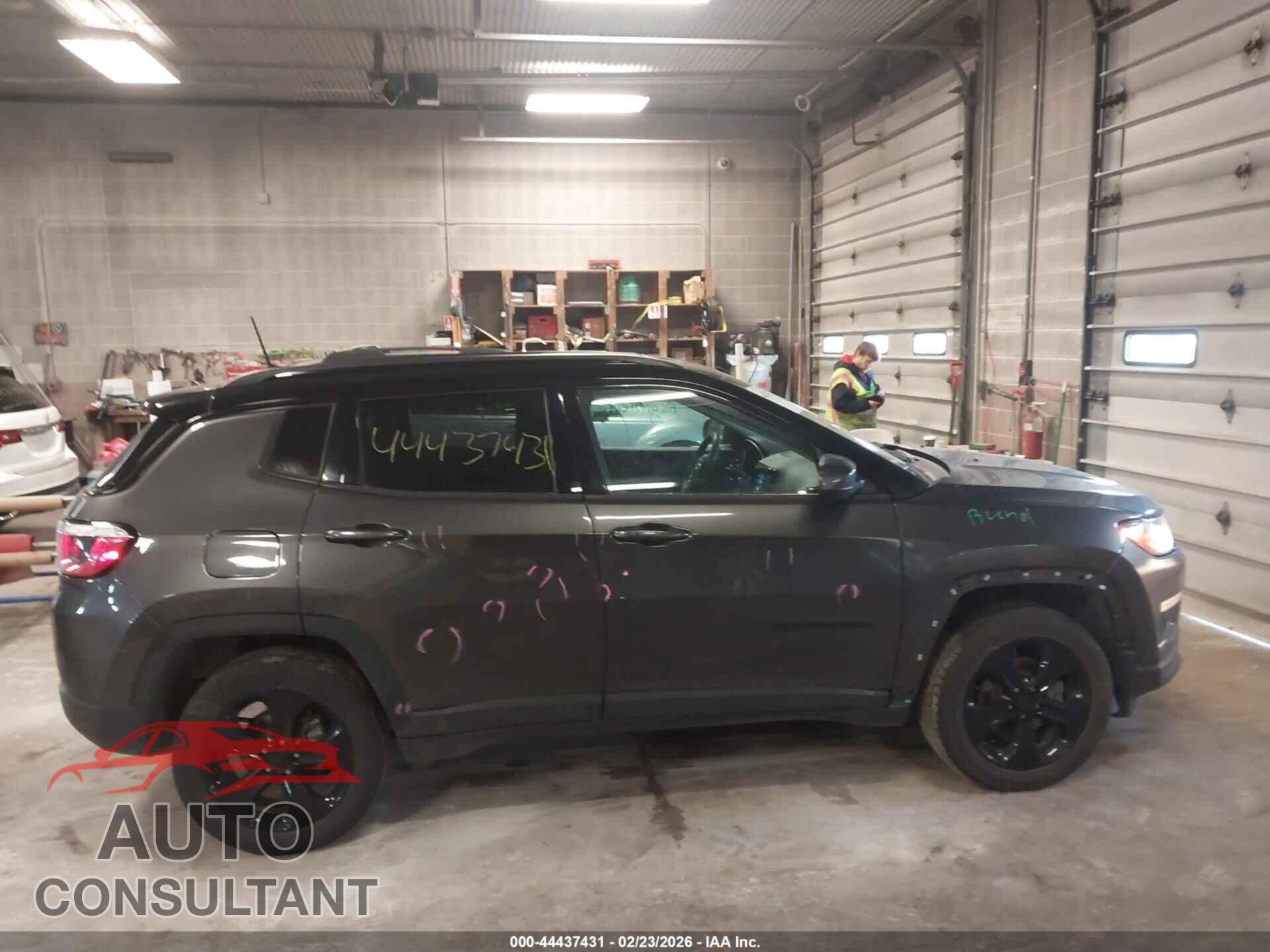 JEEP COMPASS 2019 - 3C4NJDBB6KT621113