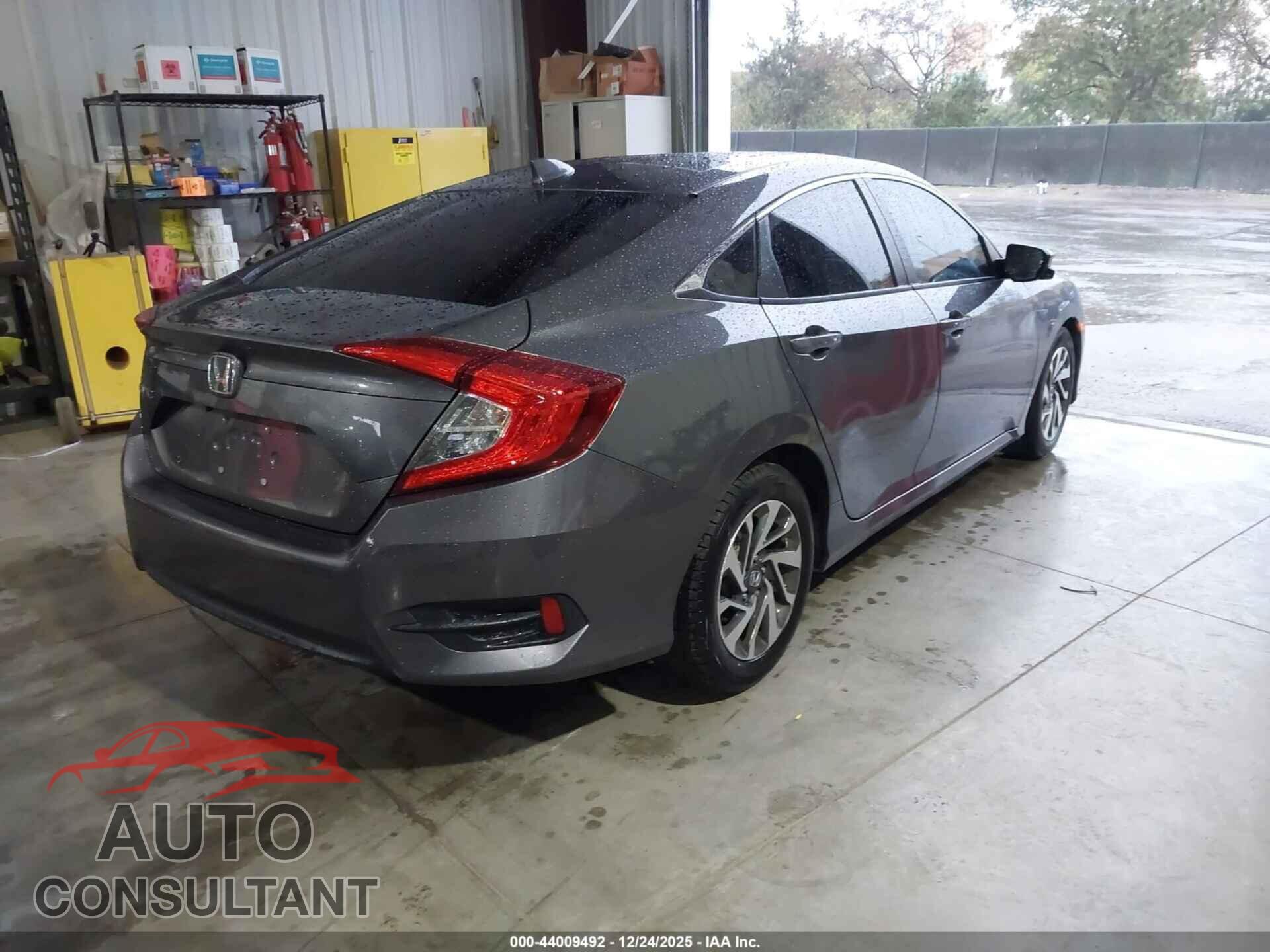 HONDA CIVIC 2018 - 2HGFC2F79JH542827
